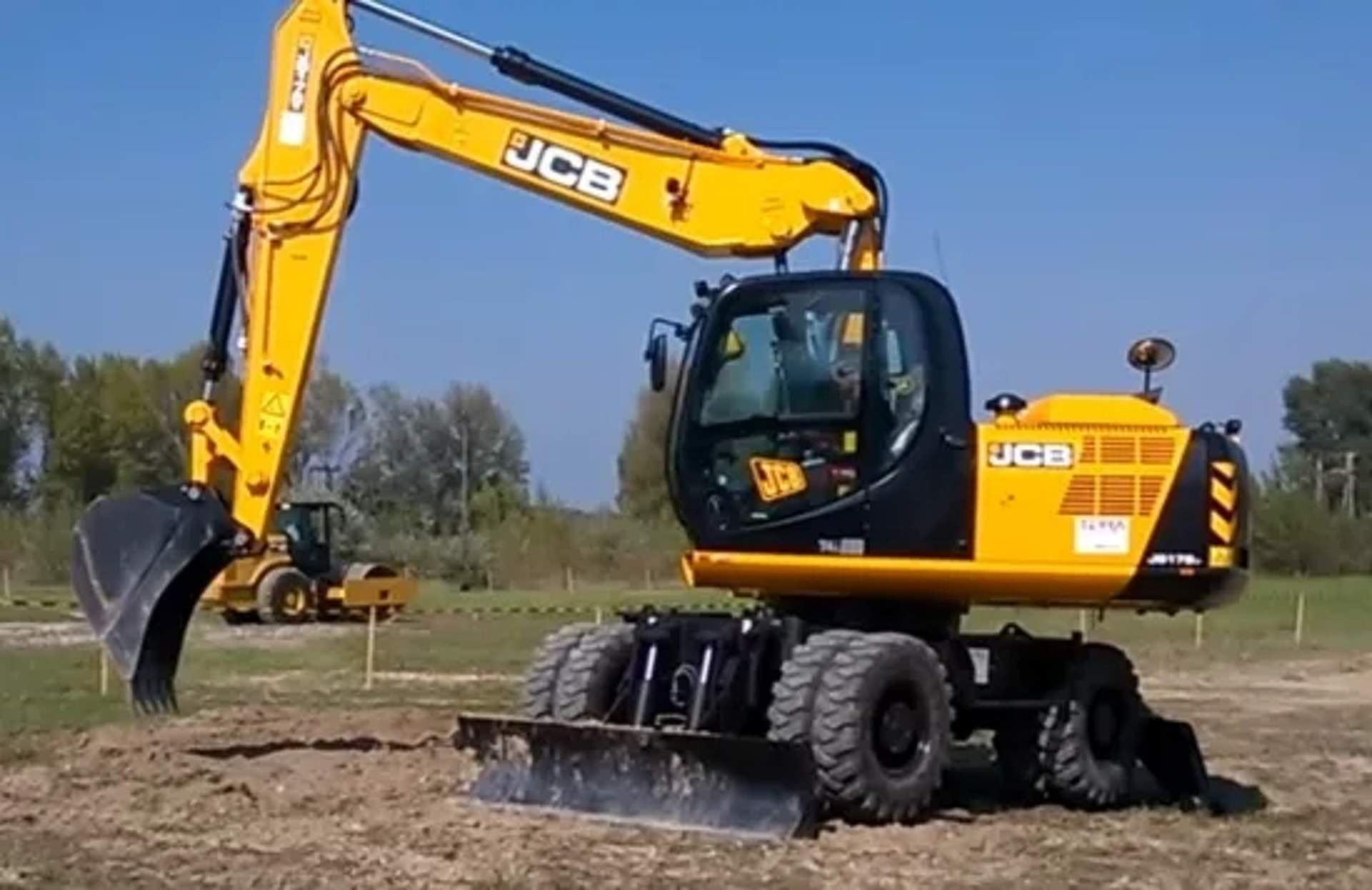 Колісний гідравлічний екскаватор JCB JS170W