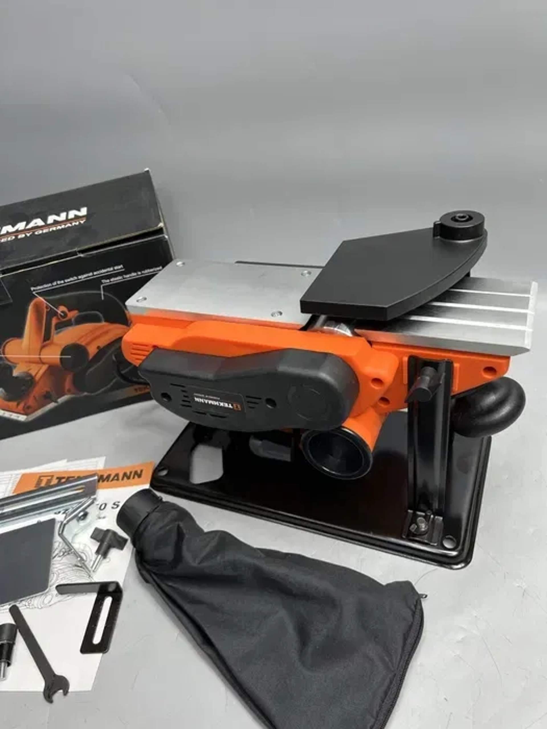 Рубанок електрорубанок Tekhmann TP-82/1050S Кріплення до столу