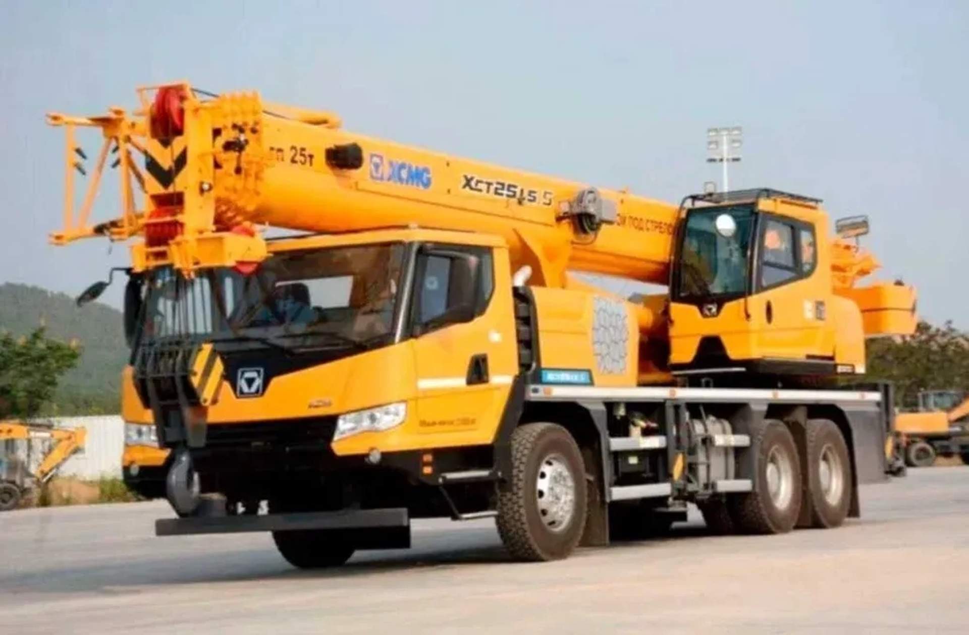 Автокран XCMG XCT25L5 (25 тонн) – Стріла 41 метр + Гусьок