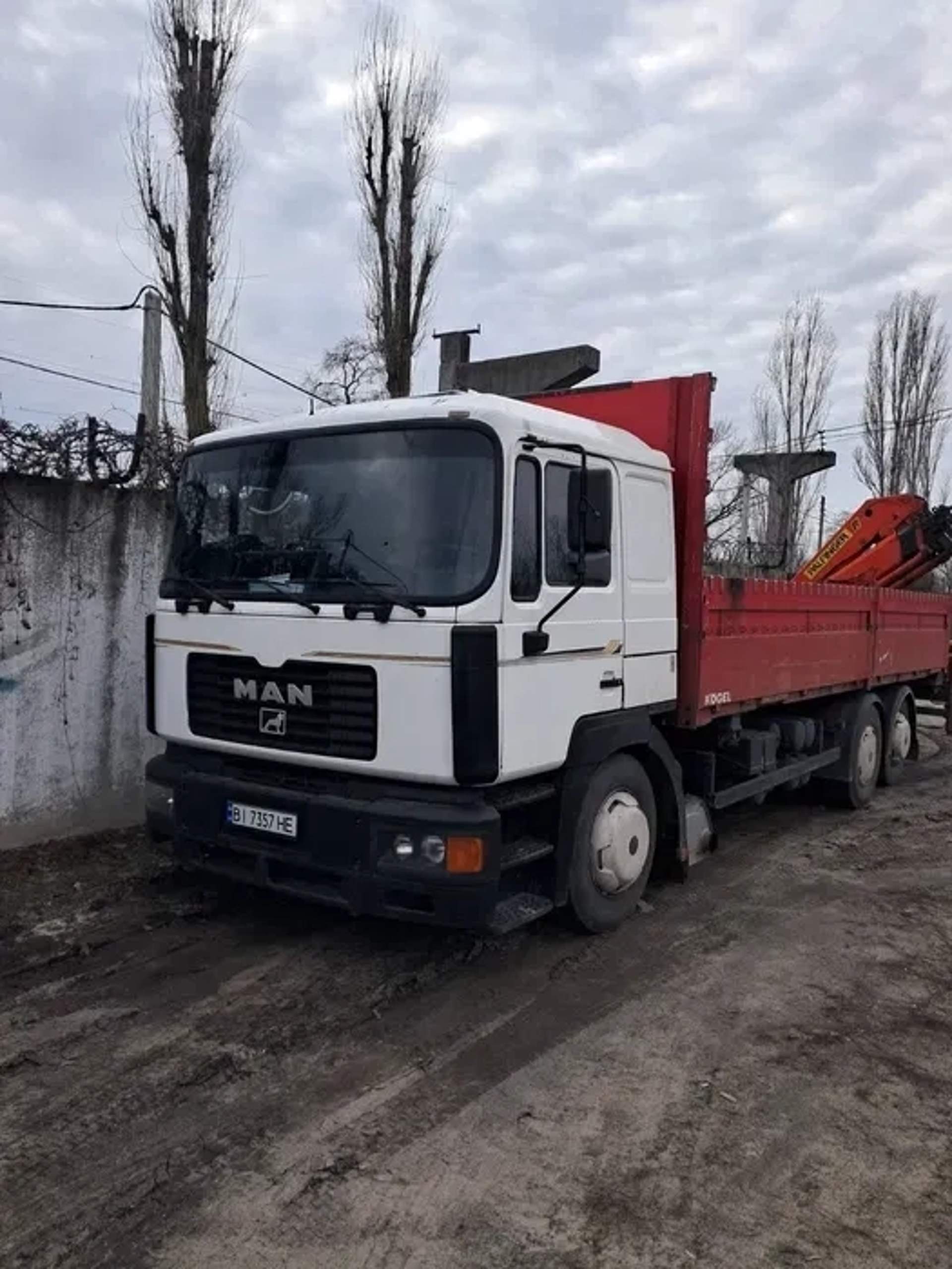 Кран-маніпулятор Palfinger на базі вантажівки MAN TGA
