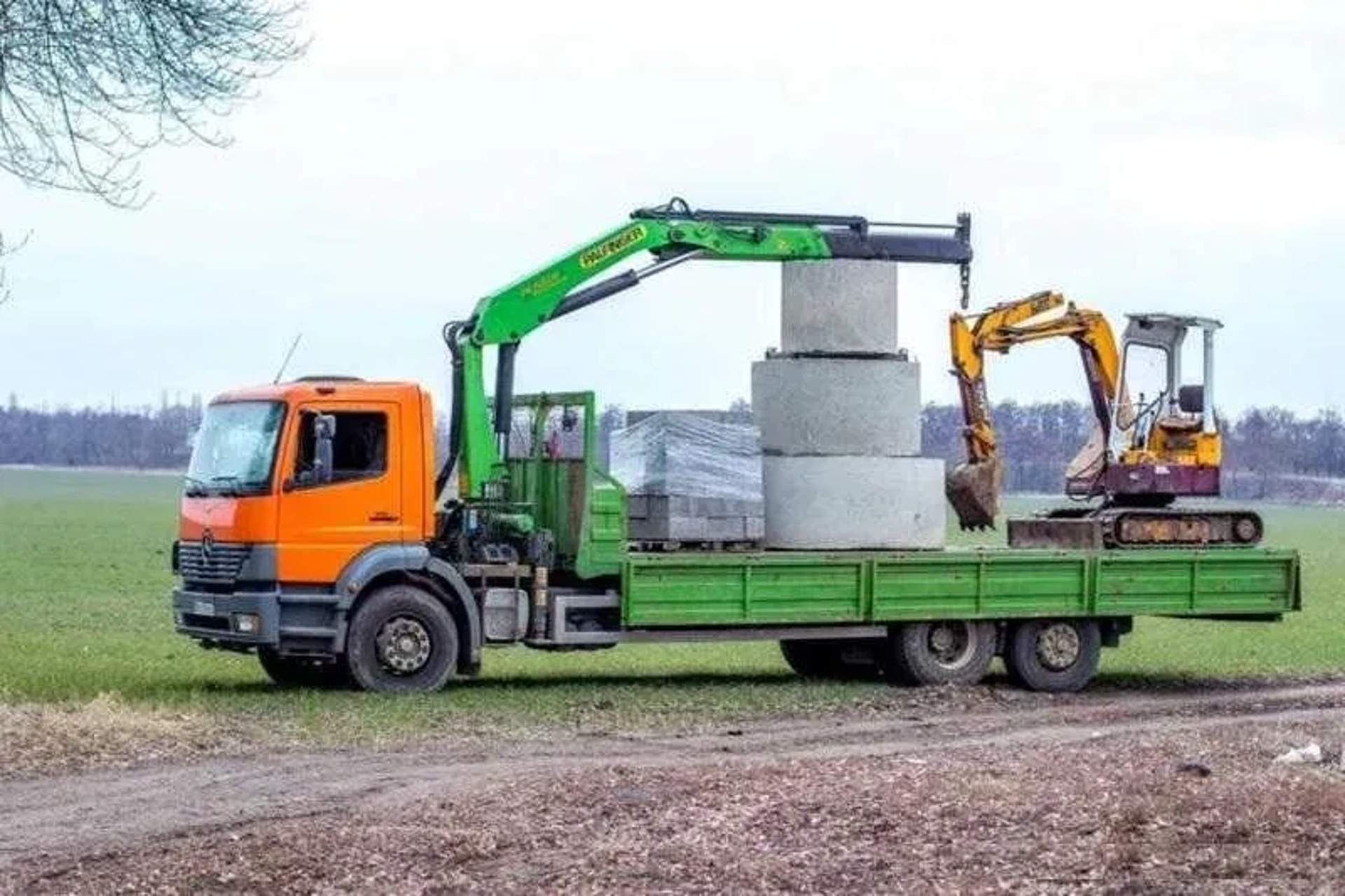 Кран-маніпулятор Palfinger на базі Mercedes-Benz Axor