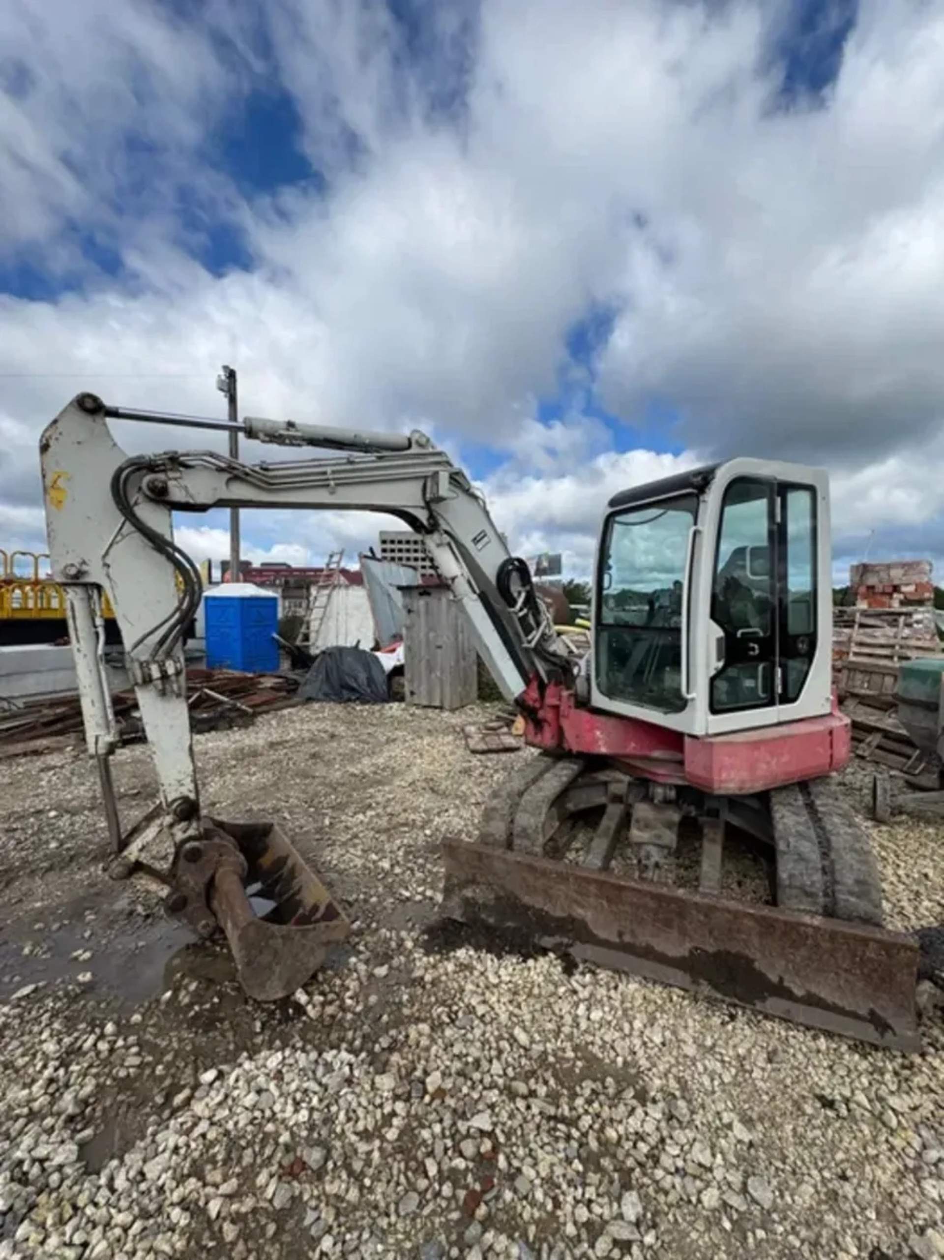 Гусеничний екскаватор Takeuchi TB175