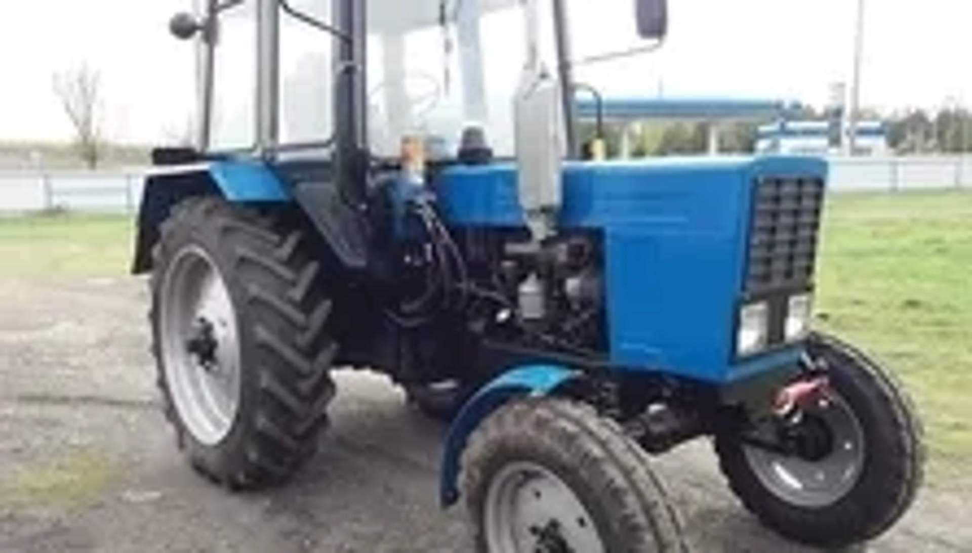 Надійний трактор МТЗ 80 (395). для землеробства