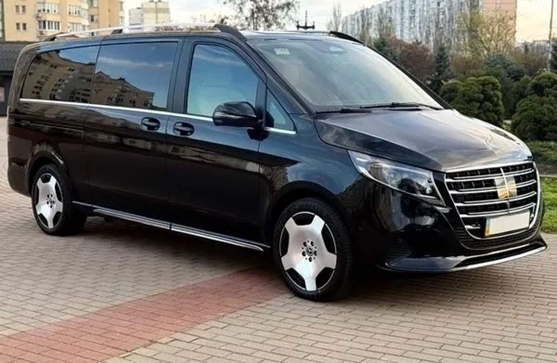 160 Мікроавтобус з водієм Mercedes-Benz V-class 2025 рік