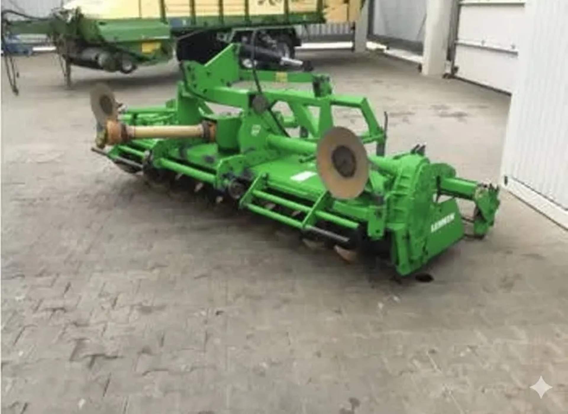 Ротаційна борона LEMKEN Zirkon для ефективного обробітку