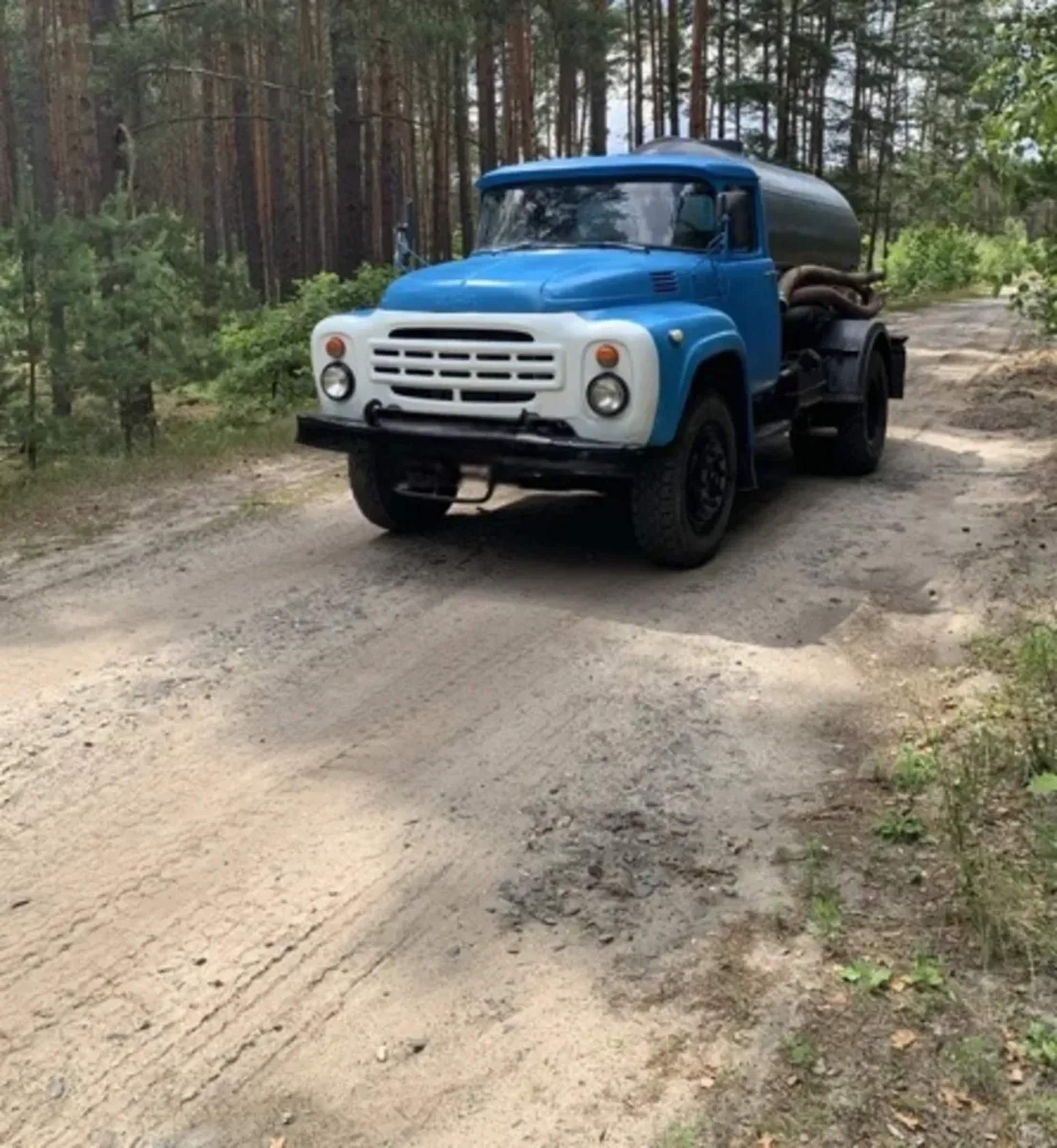 Асенізатор на базі ЗІЛ-130 - викачка ям 5м3