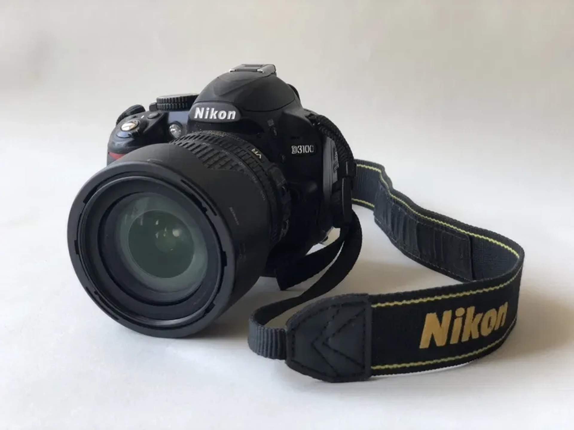 Фотоапарат Nikon D3100