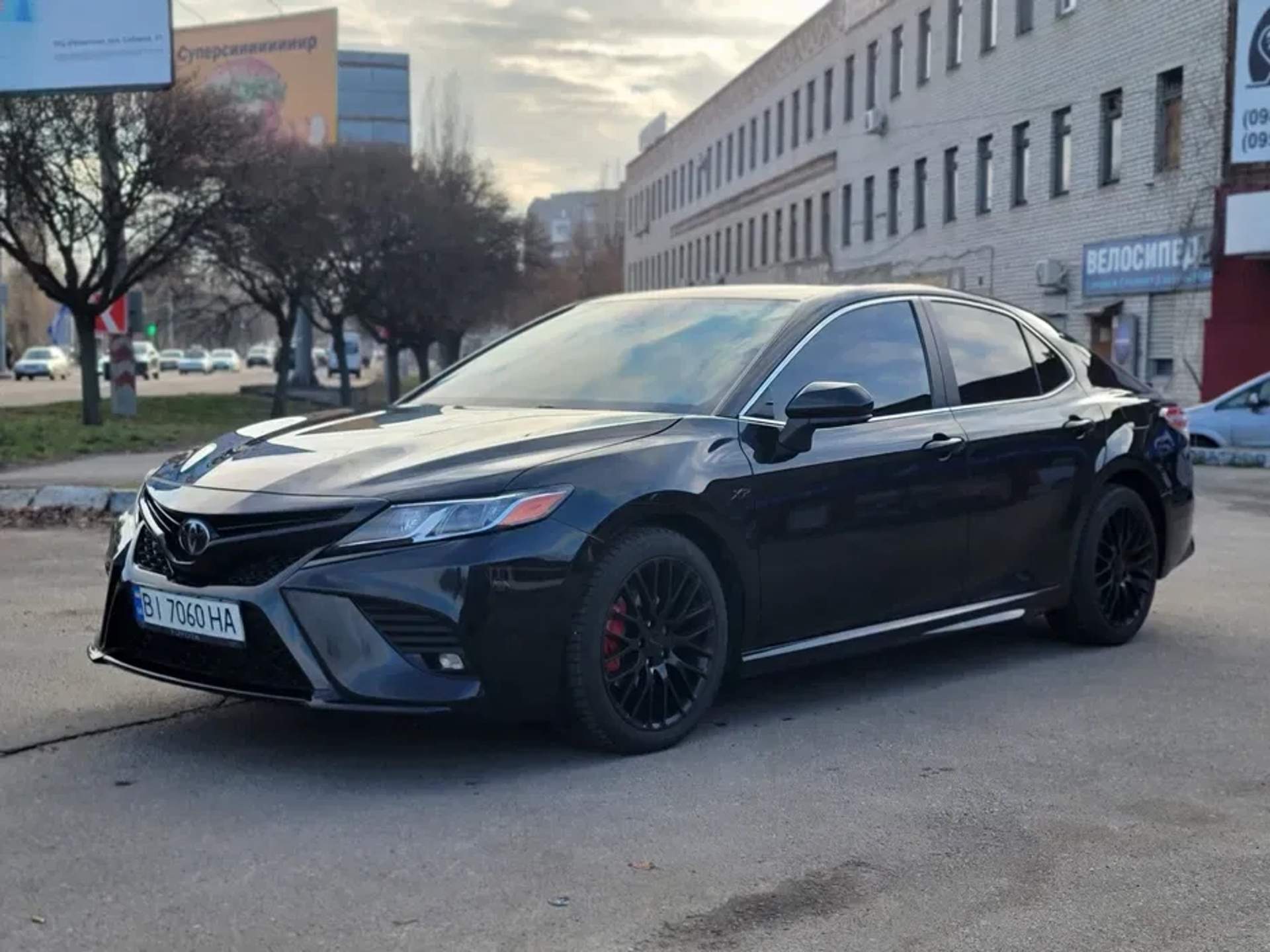 Авто на весiлля Toyota Camry 70 з водієм