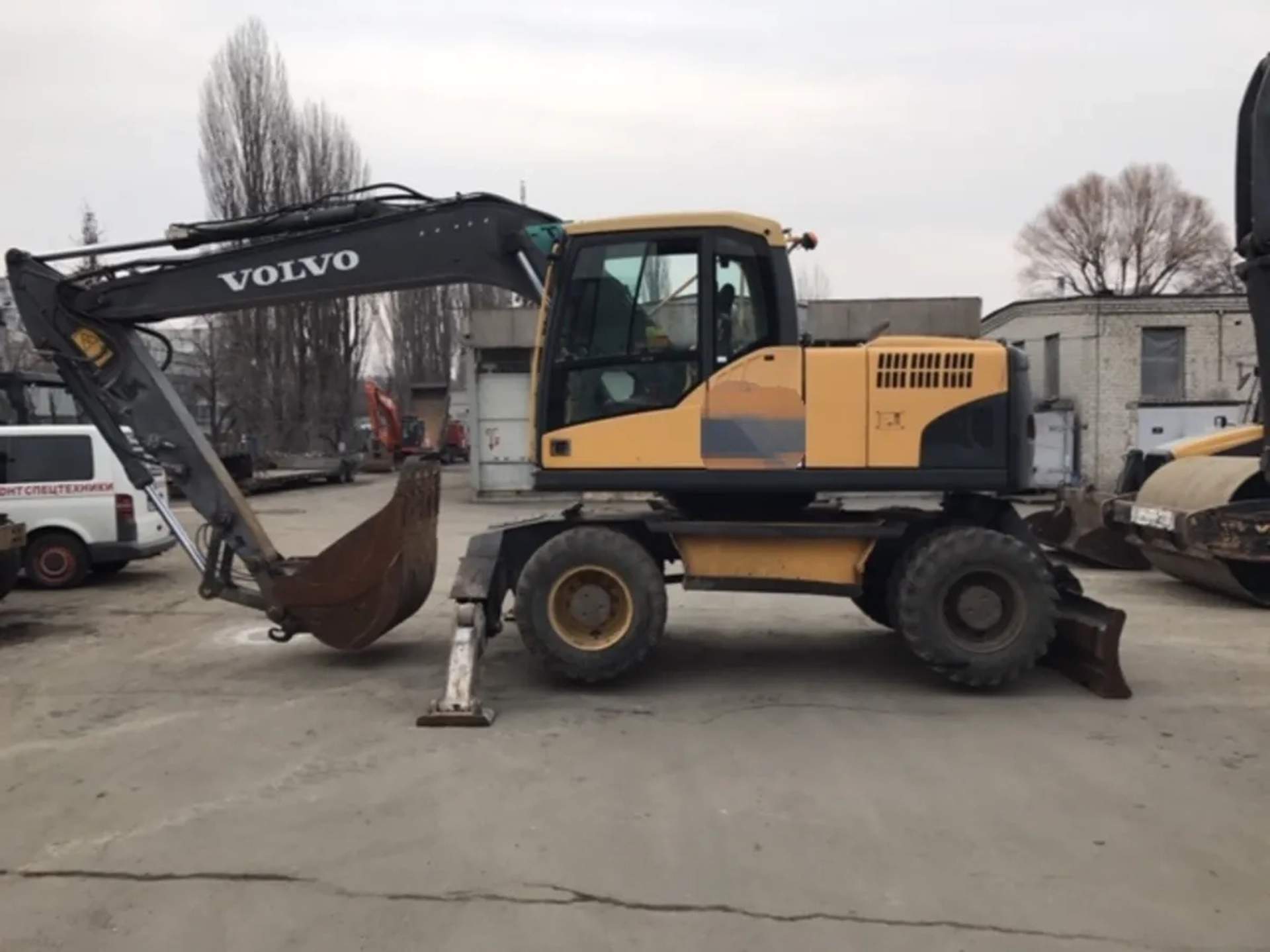 Колісний екскаватор повноповоротний VOLVO EW160C