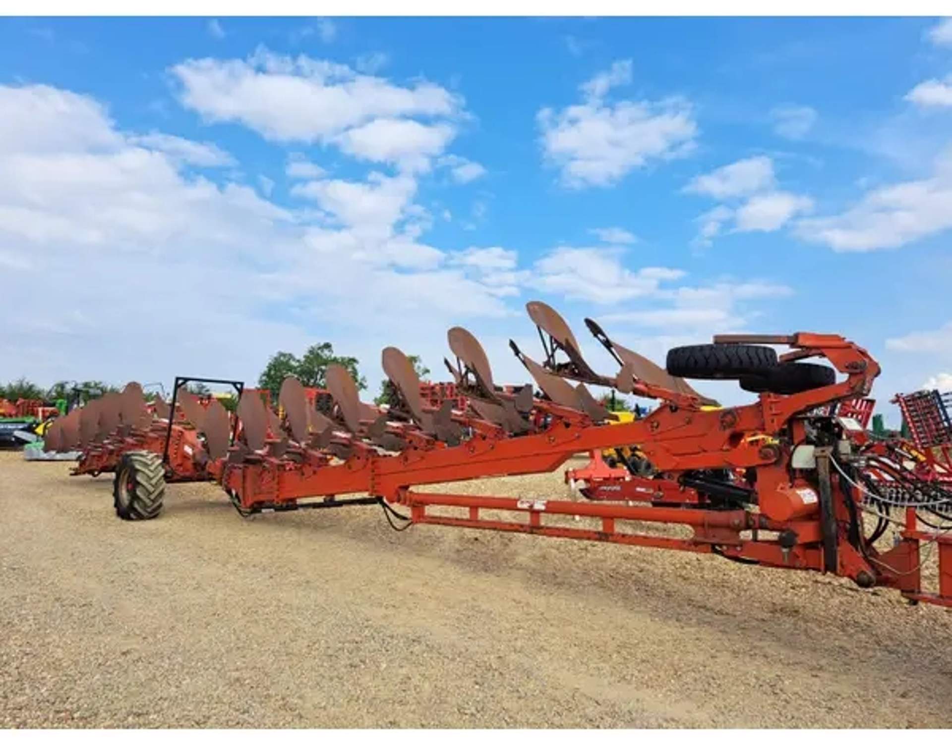 Професійно-технічний оборотний плуг KUHN MANAGER