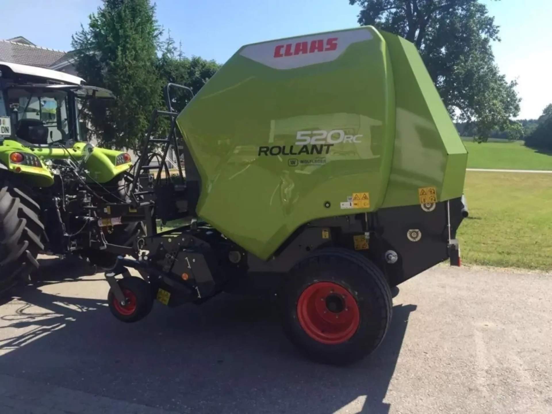 Рулонний прес-підбирач Claas Rollant 520 RC