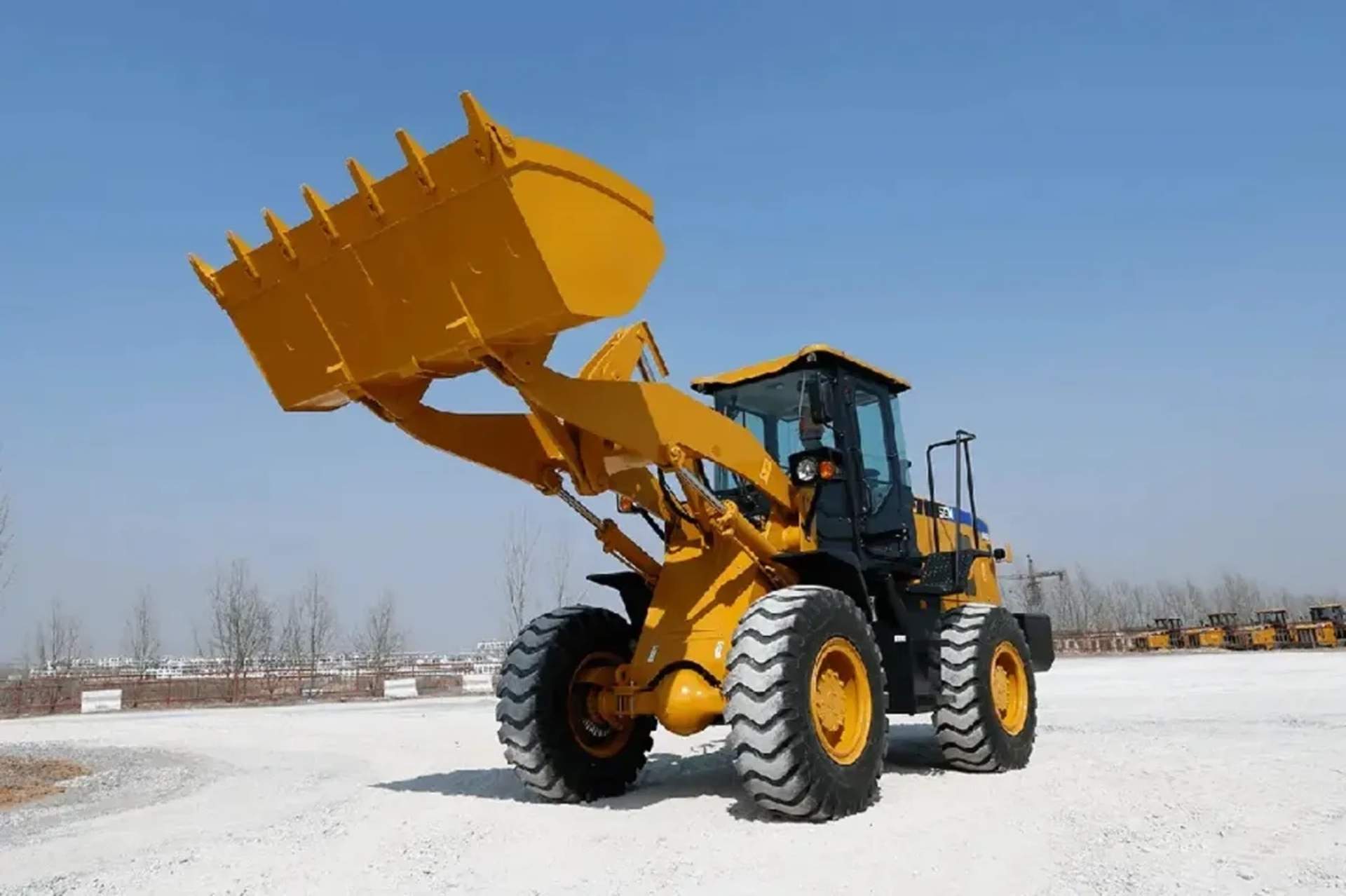 Колісний фронтальний навантажувач SEM 636D