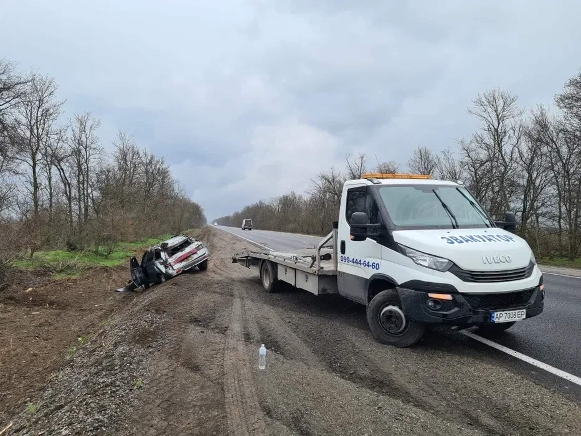 Евакуатор на базі Iveco Daily для перевезення авто