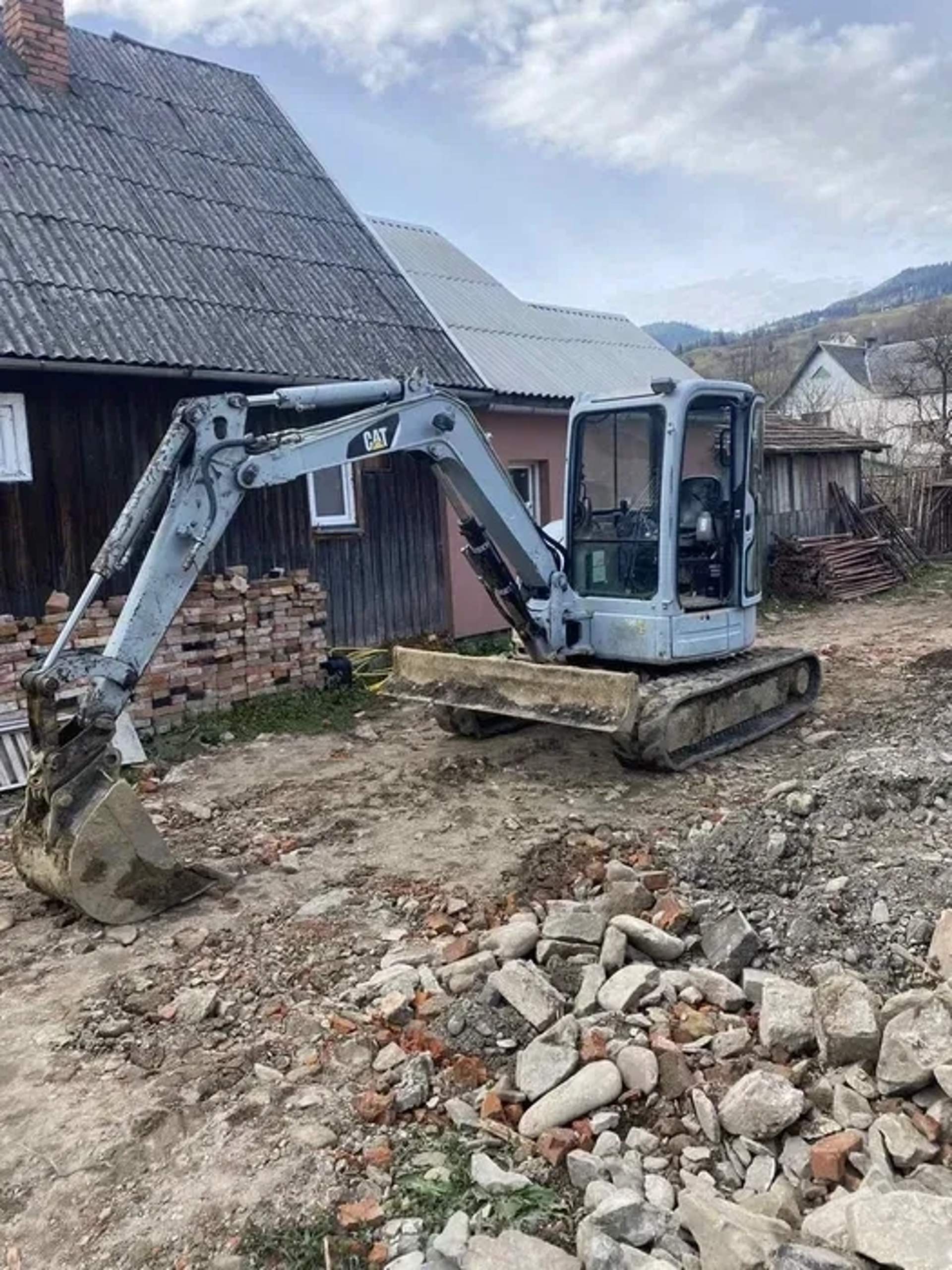 Екскаватор 5 тонн