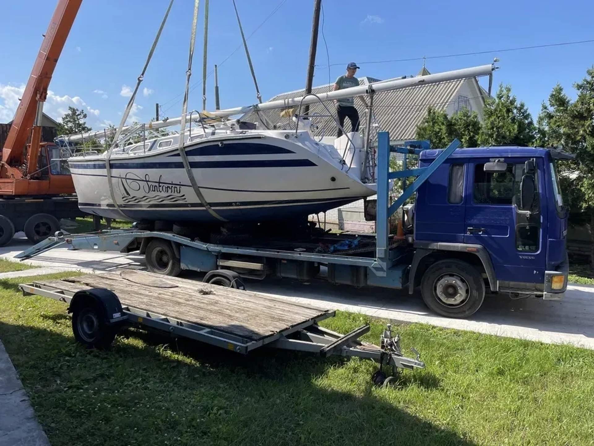 Важкий евакуатор Volvo (до 10 тонн, платформа 8.5 м)