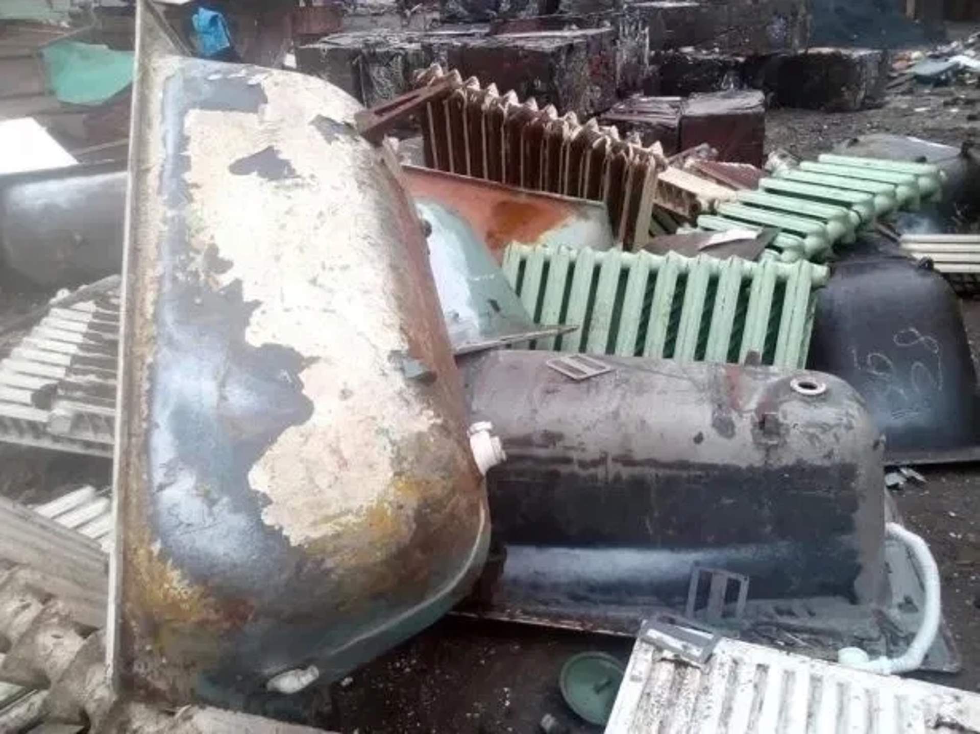 Прийом металобрухту та макулатури: Високі ціни + Швидкий вивіз.