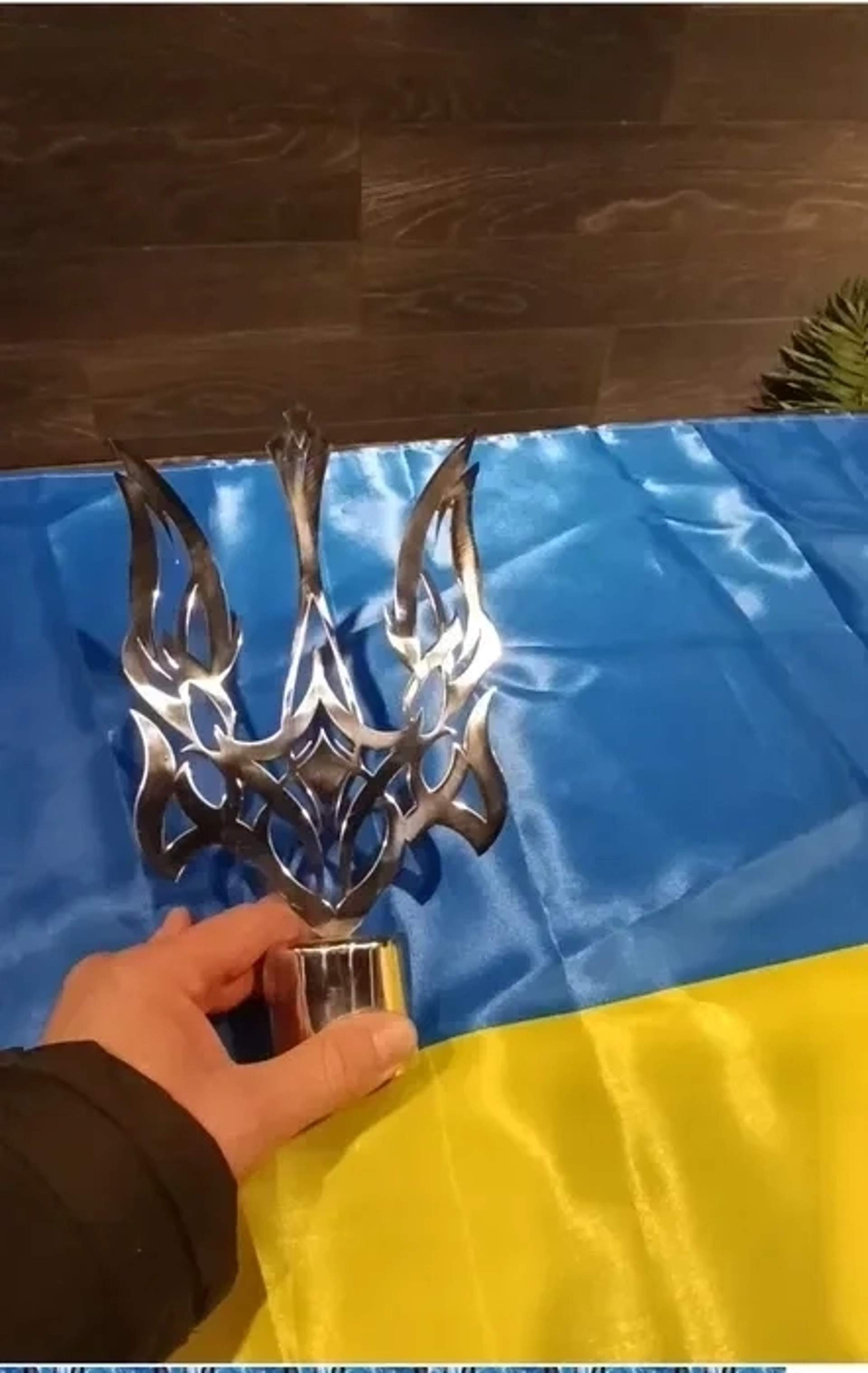 Виробництво флагштоків для полеглих воїнів на цвинтар, кладовище, моги
