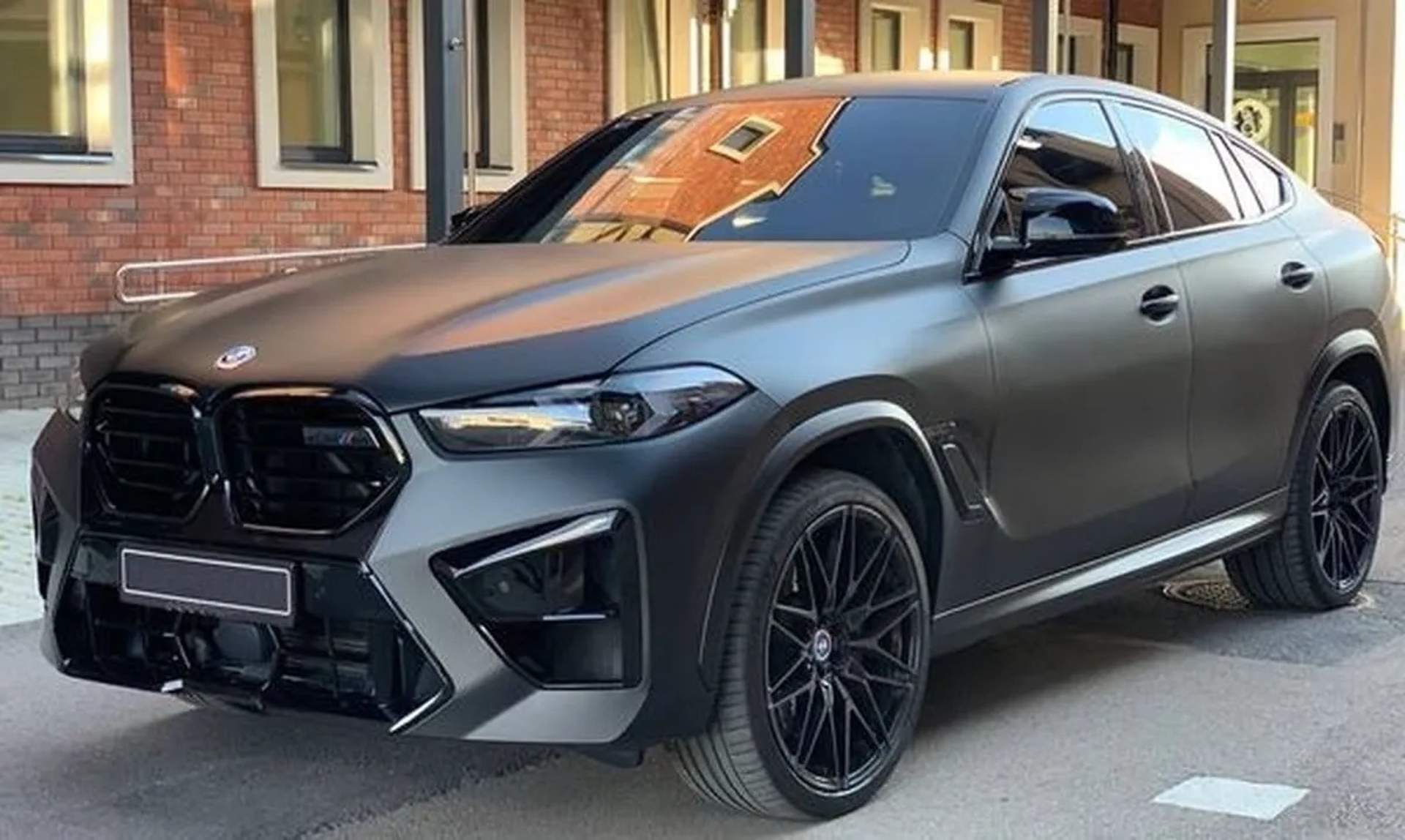 107 Позашляховик BMW X6 M Competition