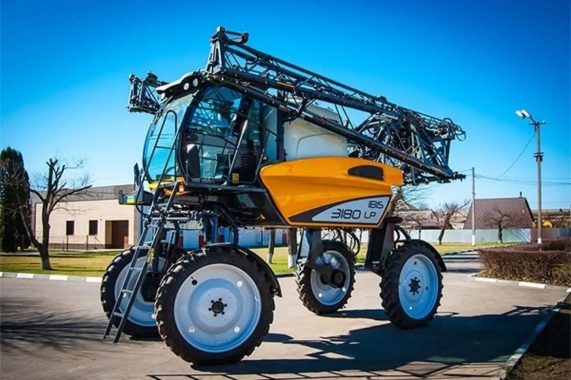 Оприскувач самохідний IBIS – 3000 – 28