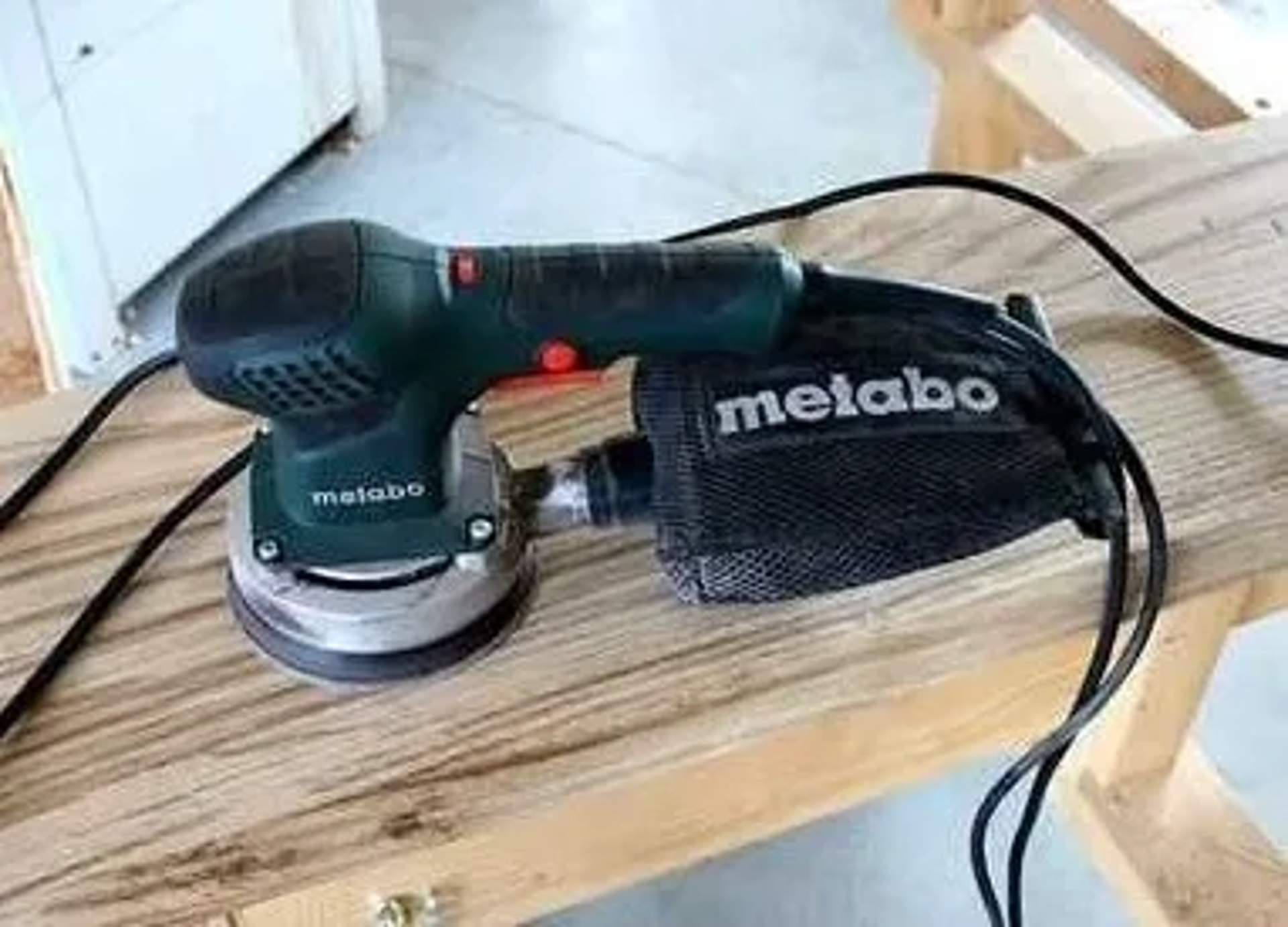 Ексцентрикова шліфувальна машина Metabo SXE 3150