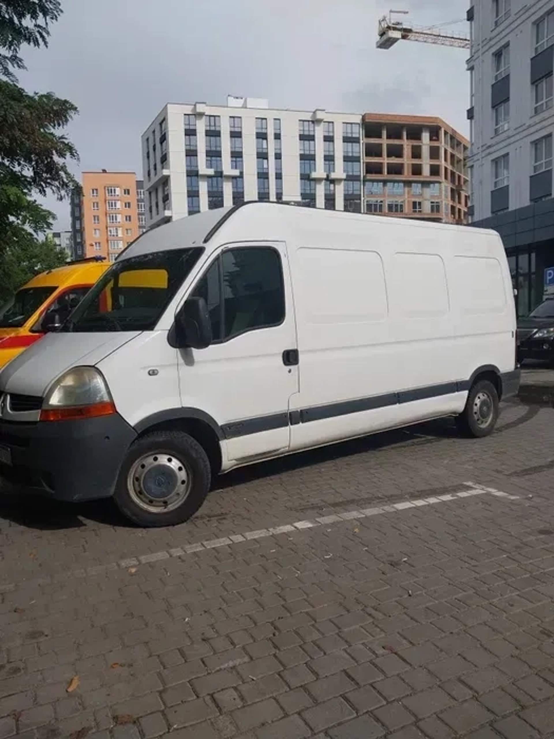Авто Renault Master II —Вантажні перевезення
