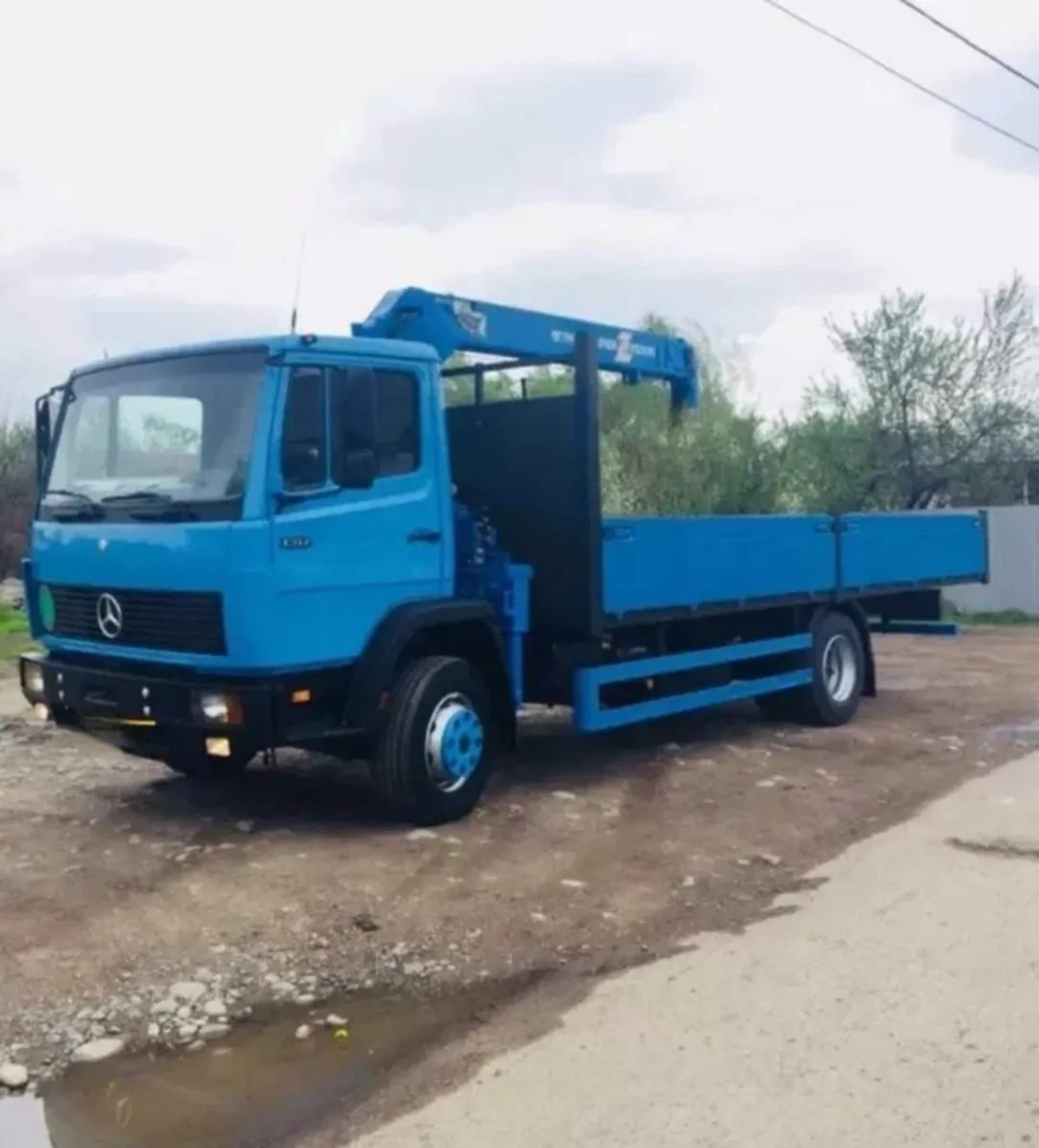 Кран-маніпулятор на базі Mercedes-Benz LK-Series