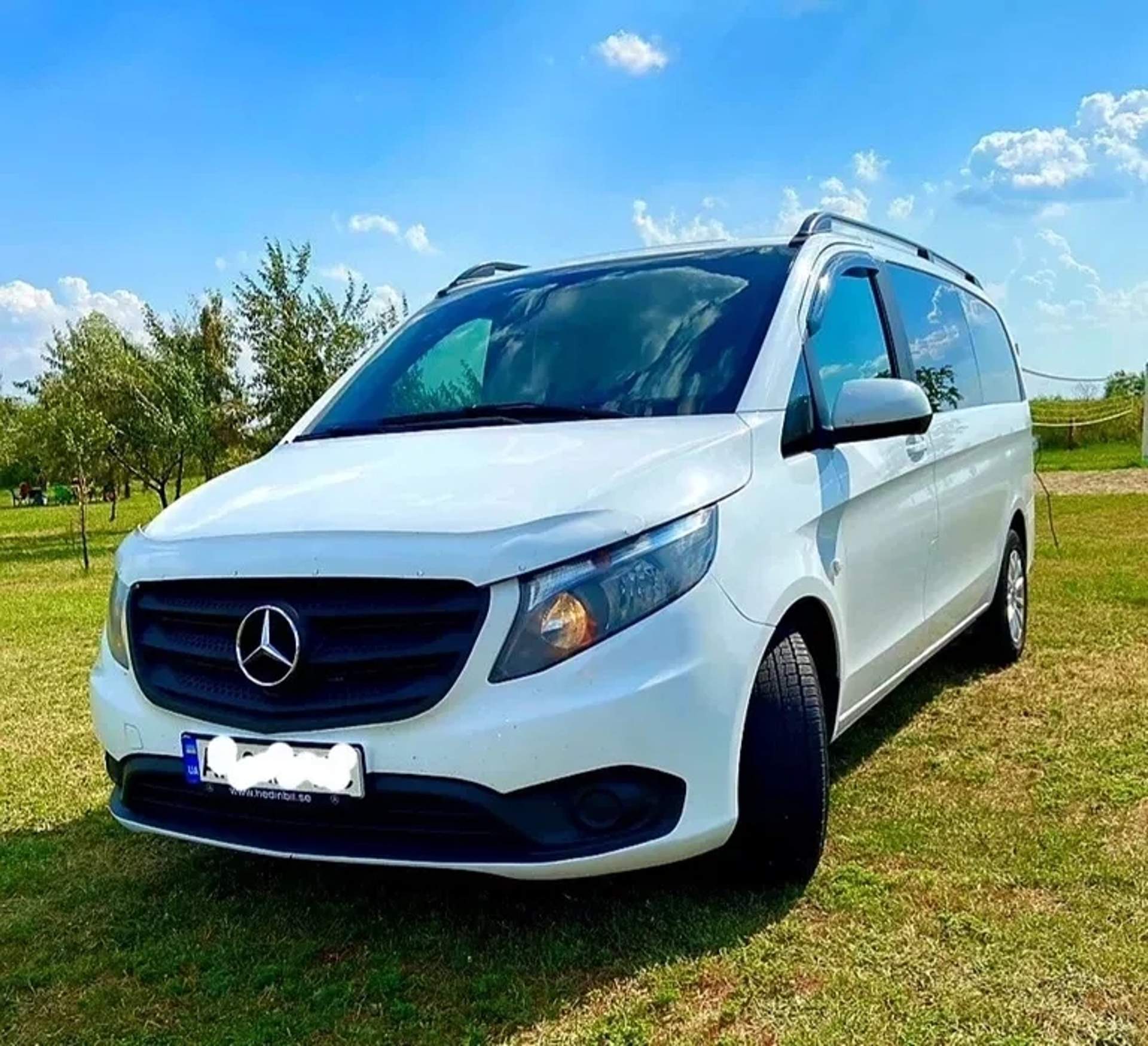 Мікроавтобус Mercedes Vito, до 8 пасажирських місць