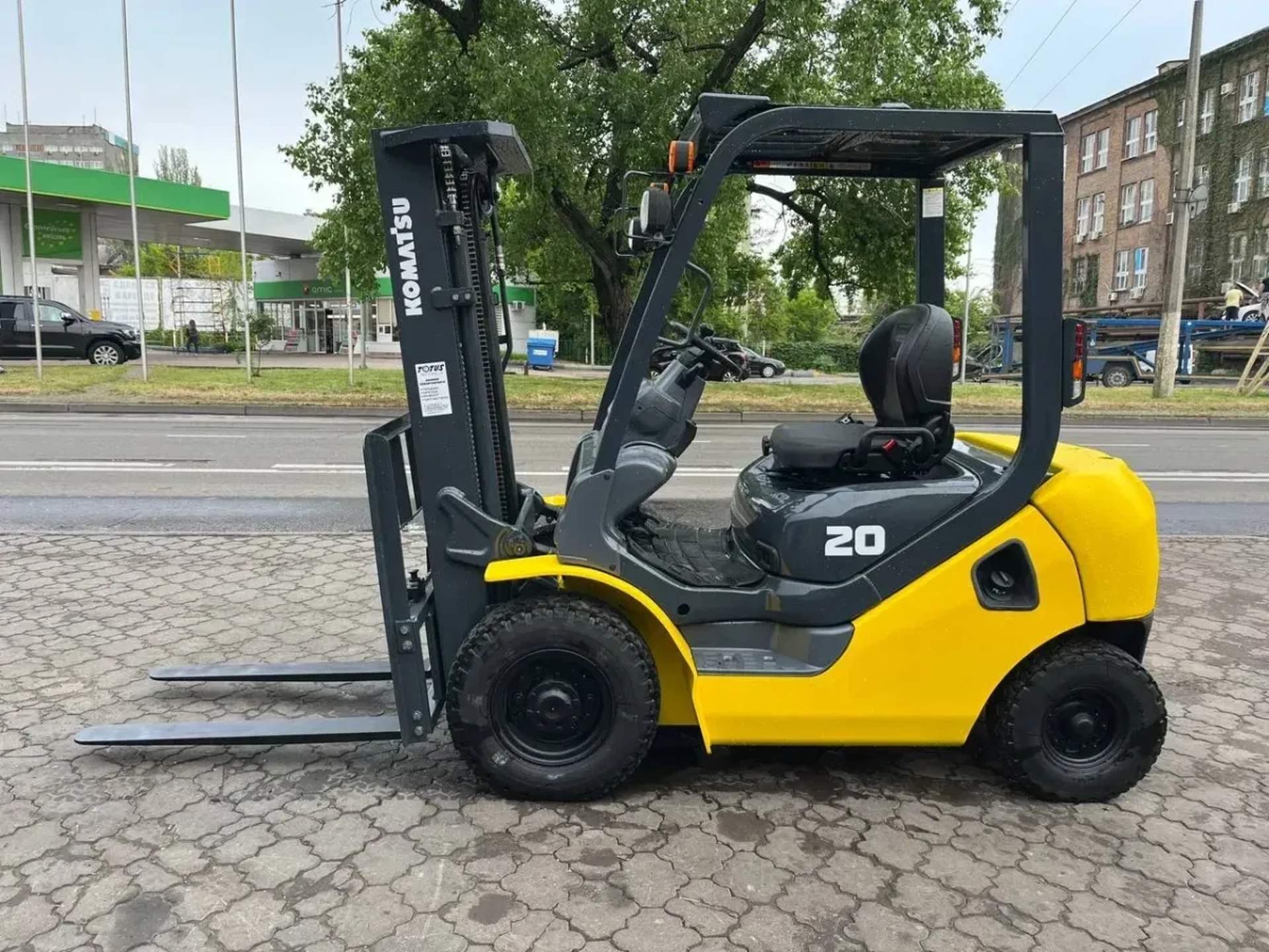 Вилковий навантажувач Komatsu FD20