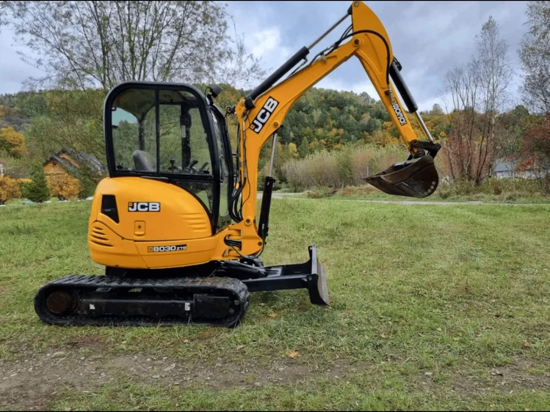 Міні екскаватор навантажувач JCB 8030