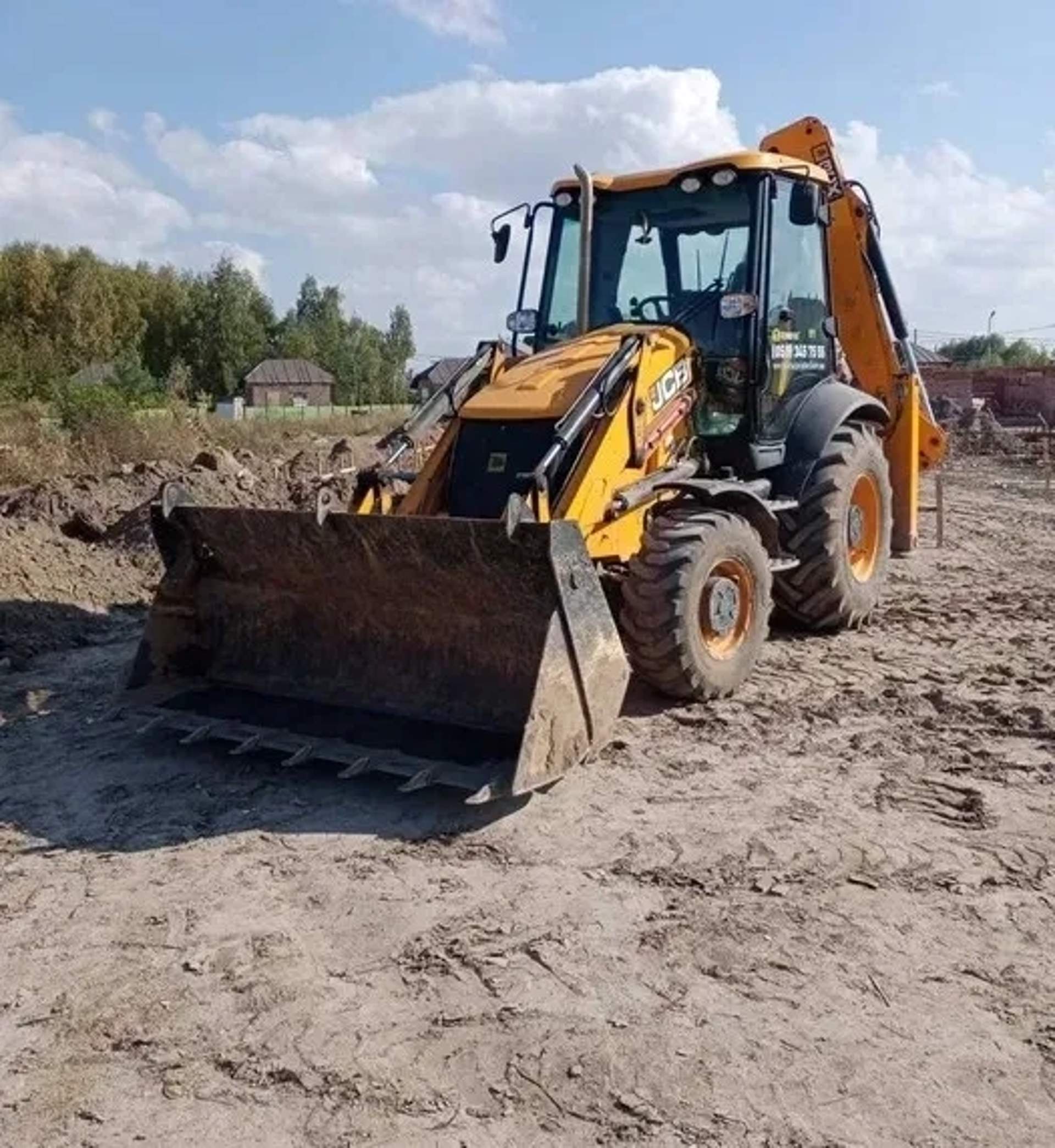 Екскаватор-навантажувач JCB 3CX