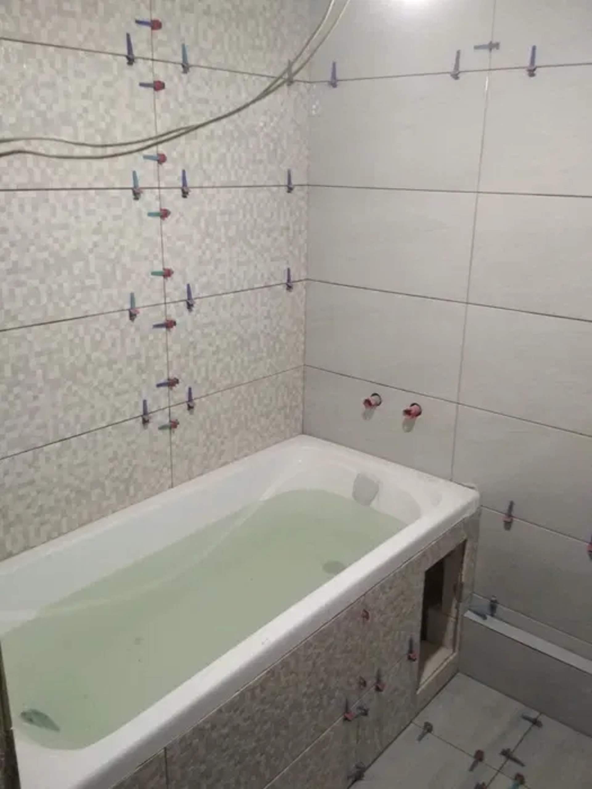 Кафельник Плиточник укладання плитки, кафелю