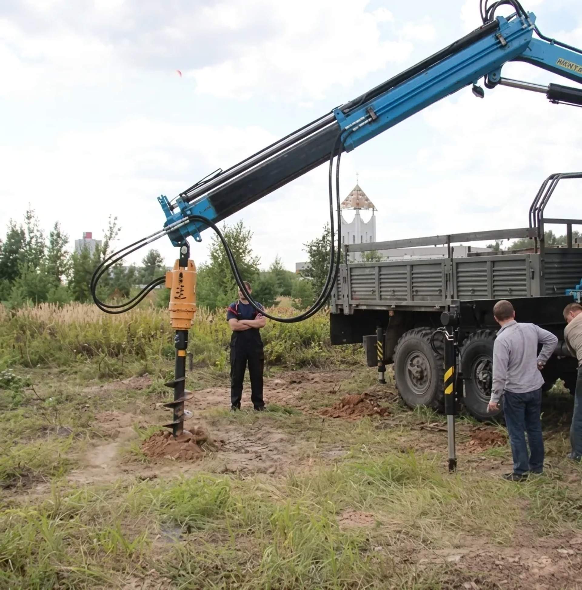 Бурова установка 350 мм на базі КАМАЗ