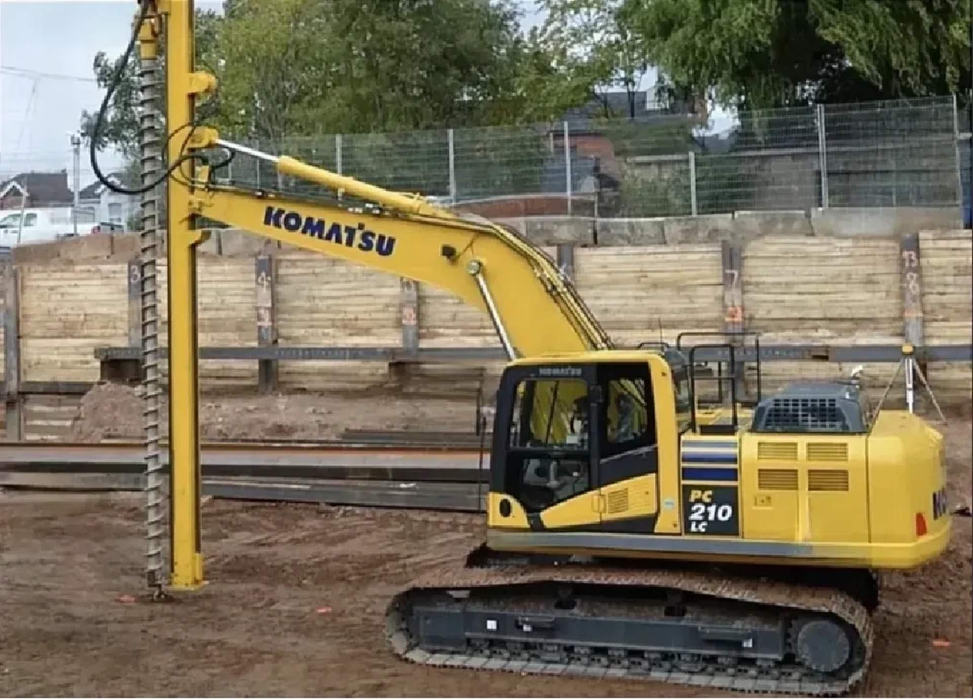 Бурильно-кранова установка на базі екскаватора 220мм