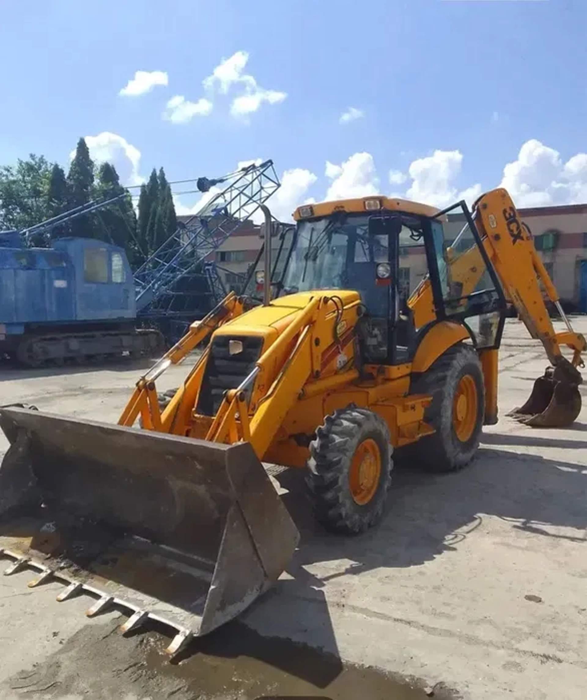 Екскаватор JCB 3CX з досвідченим оператором
