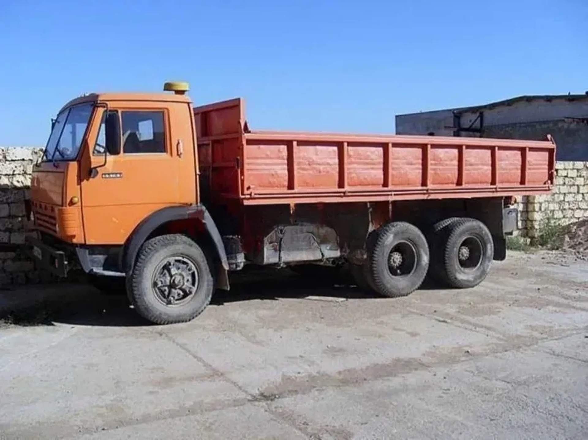 Самоскид КамАЗ-55102 (Бічне розвантаження)