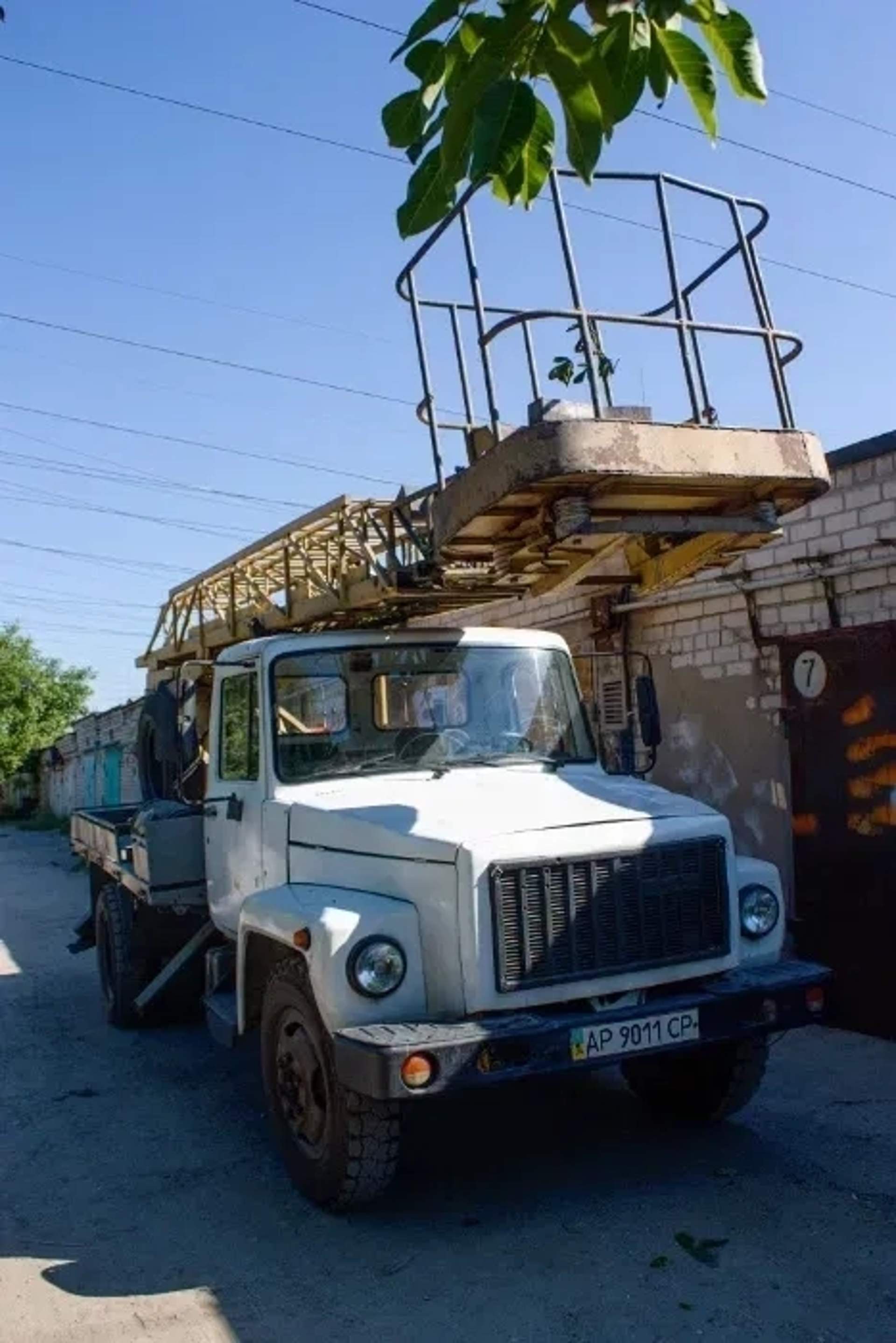 Автовишка АП-17 на базі ГАЗ 17м