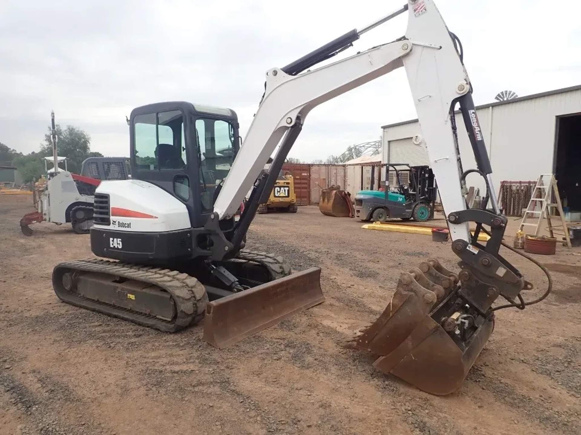 Гусеничний міні-екскаватор серії Bobcat E45