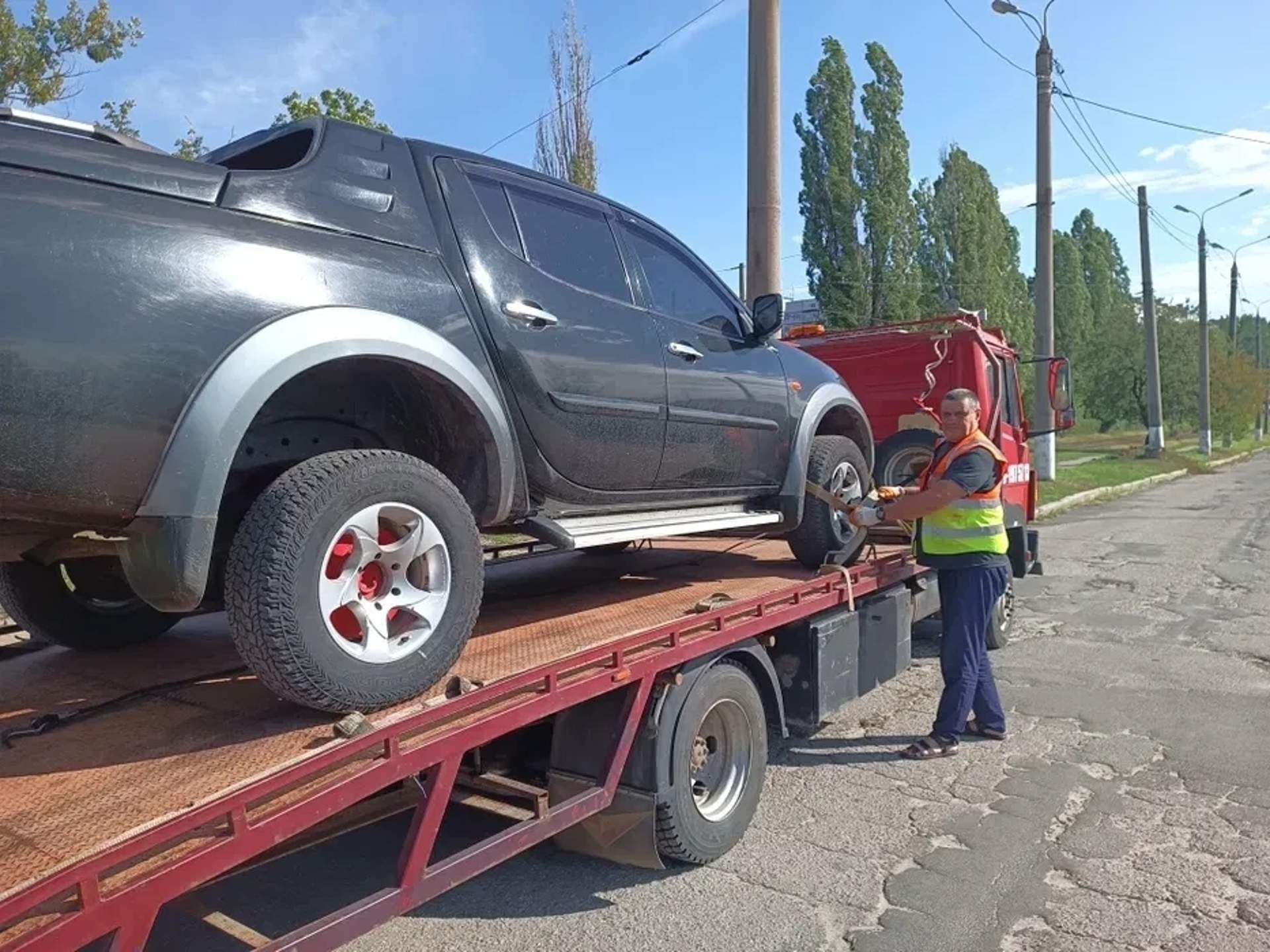 Евакуатор на базі Mercedes-Benz LN2 4.5т