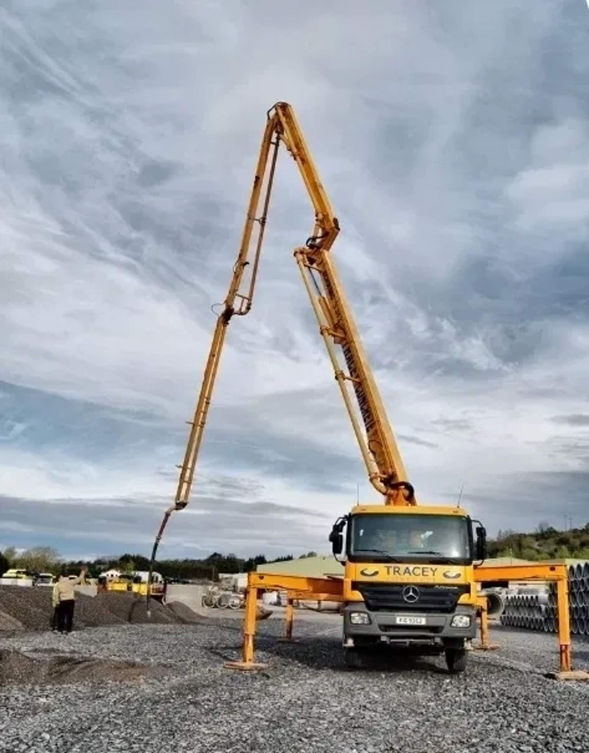 Автобетононасос Tracey Concrete на базі Mercedes-Benz Actros