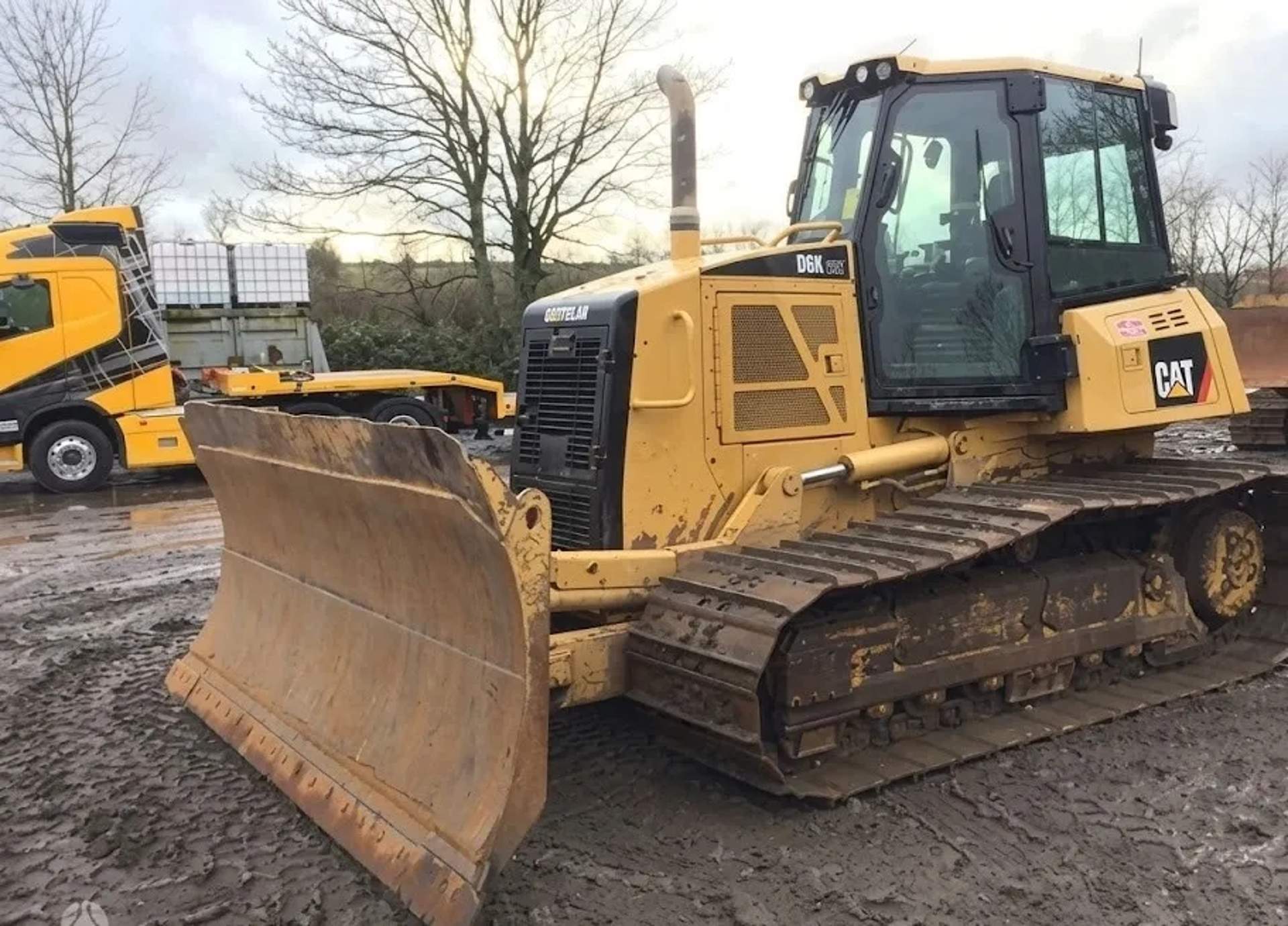 Бульдозер Caterpillar D6K для пошарової розробки ґрунту