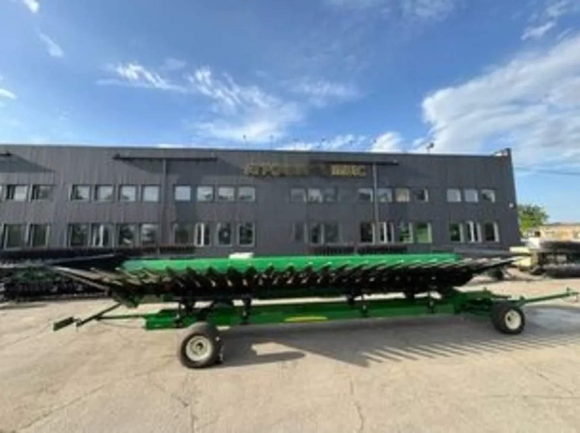 Жниварка John Deere для збору соняшника