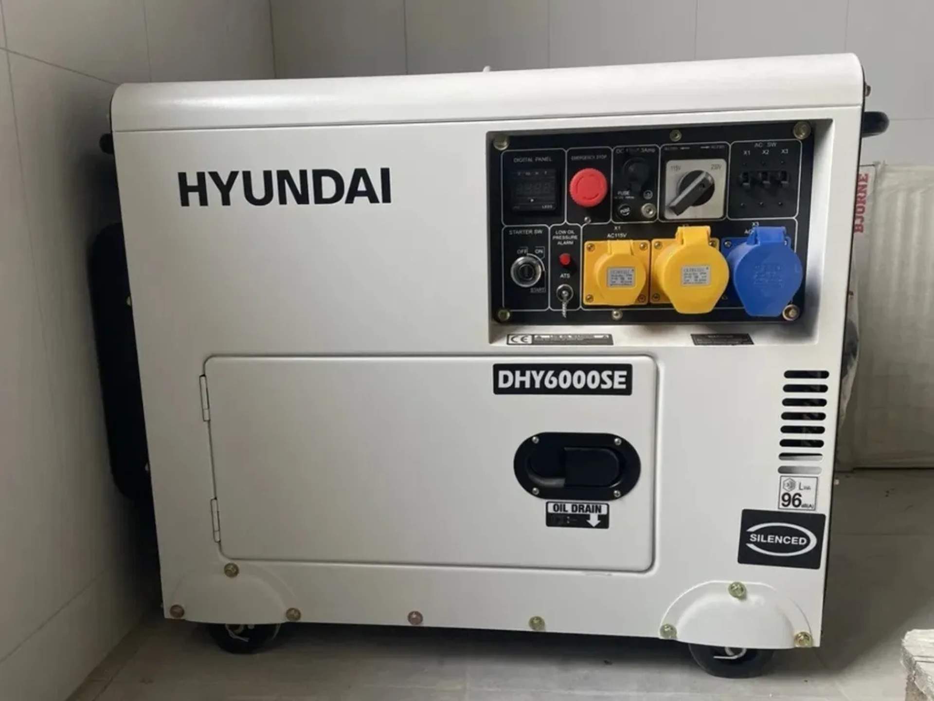 Дизельний генератор Hyundai DHY6000SE 5.2кВт