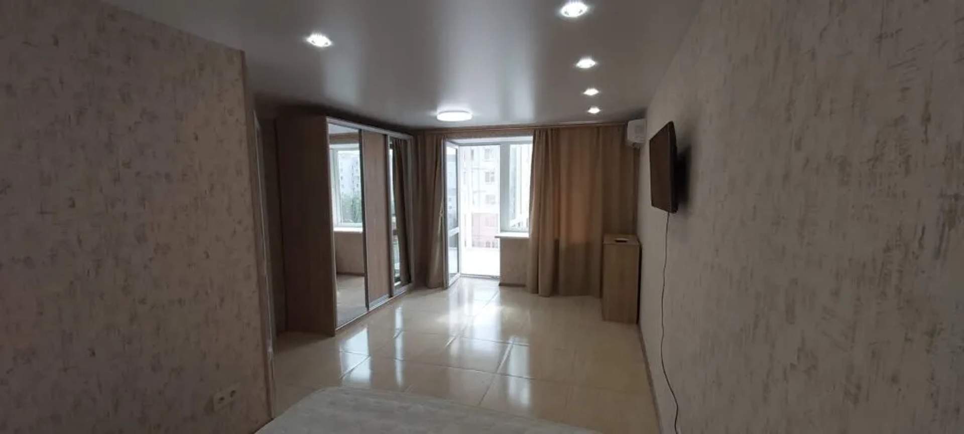 Монтаж вхідних дверей (армовані кріплення) - 2500₴ шт.