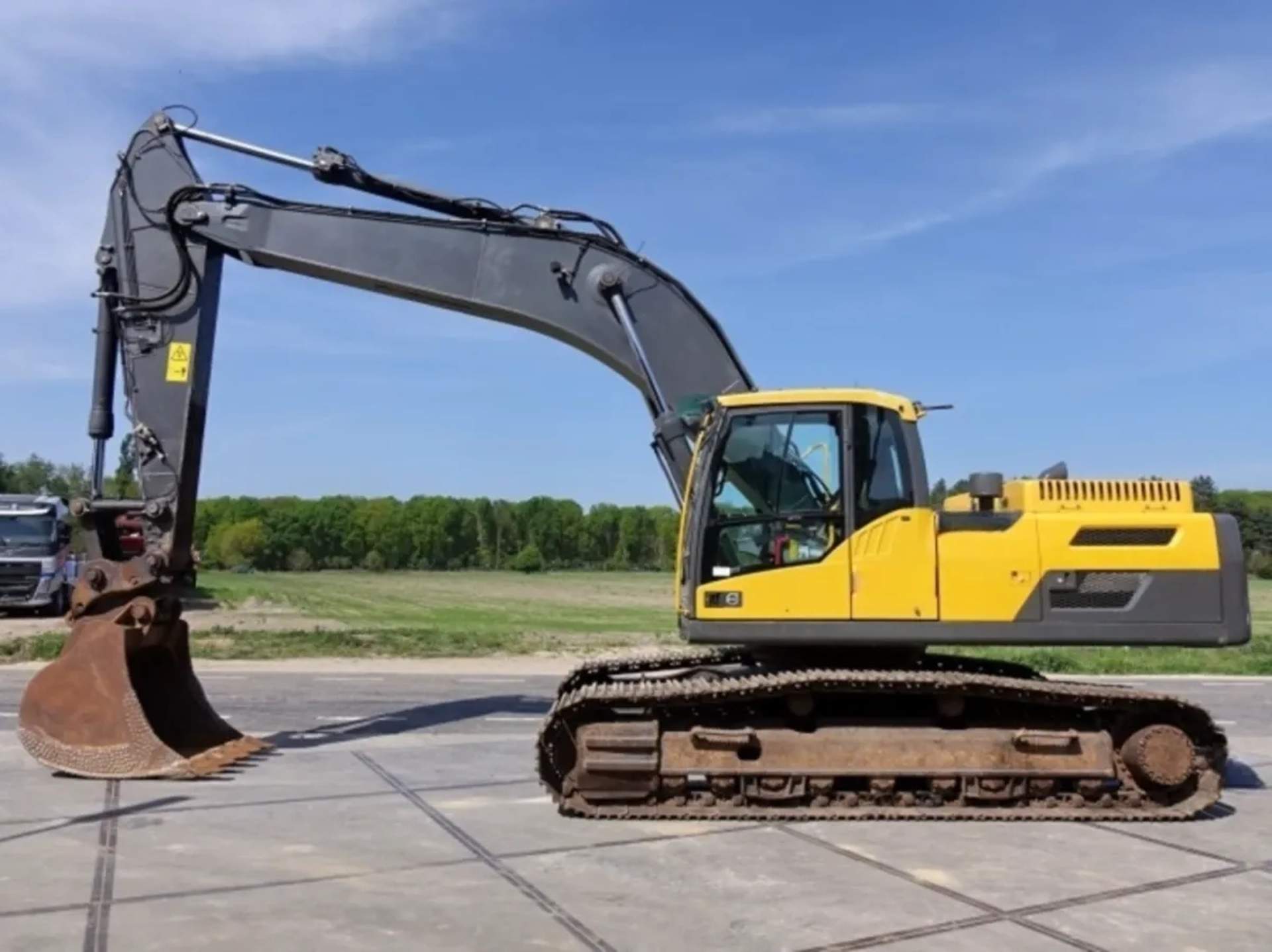 Екскаватор VOLVO ЕС 300DL виліт стріли: 10 720 мм