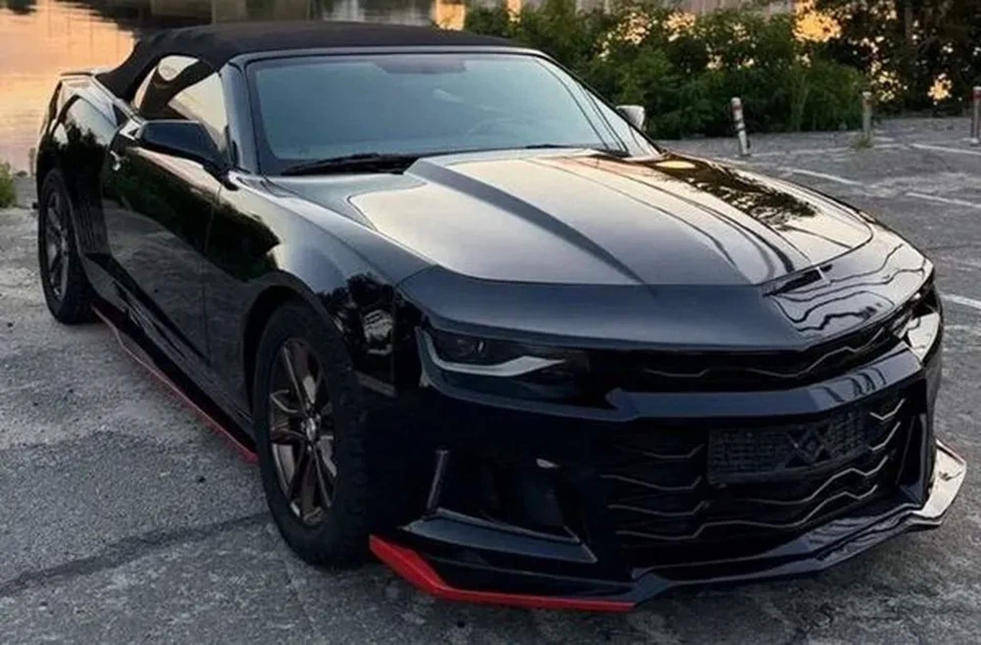 091 Кабріолет Chevrolet Camaro чорний без водія