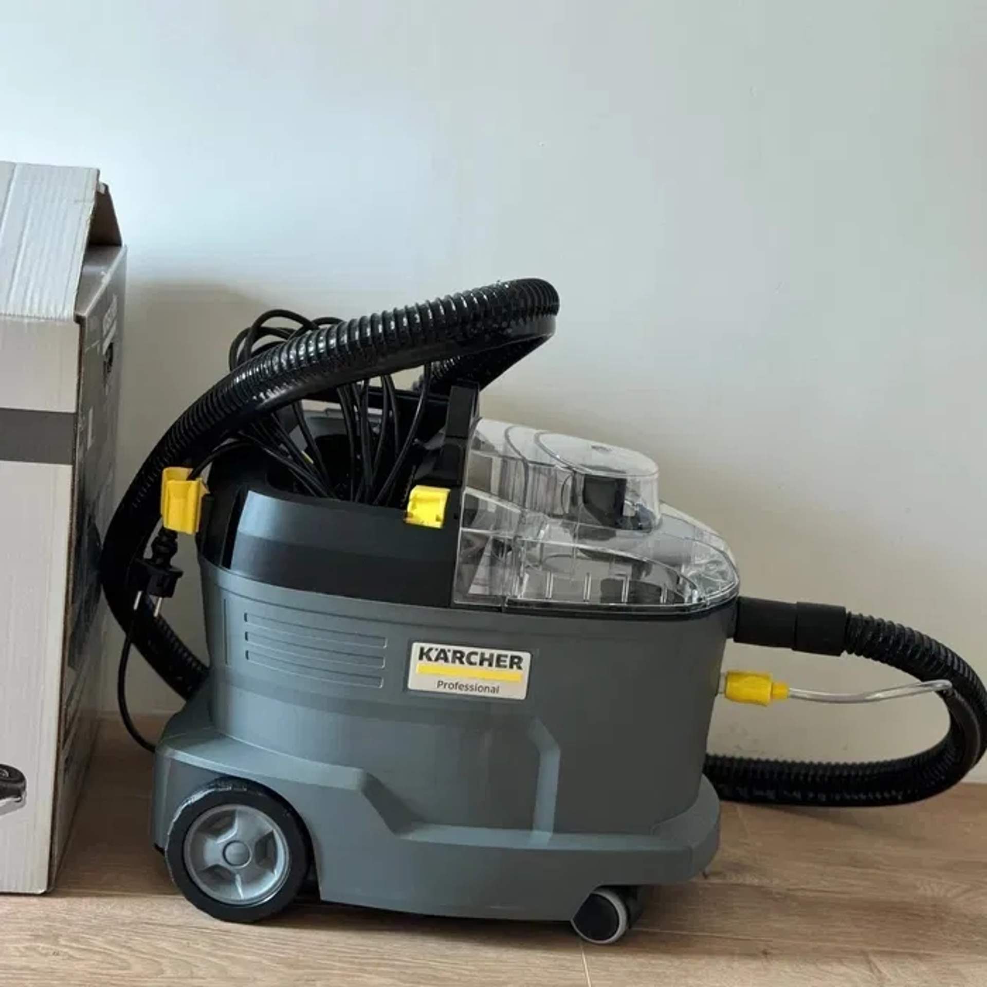 Миючий пилосос Karcher Puzzi 8/1