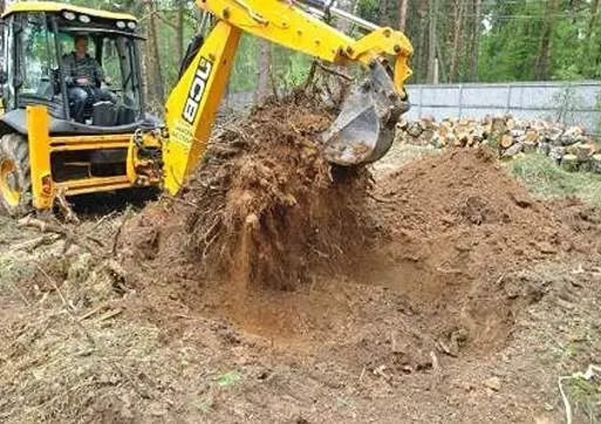 Екскаватор-навантажувач JCB - розчищення ділянок, корчування, демонтаж