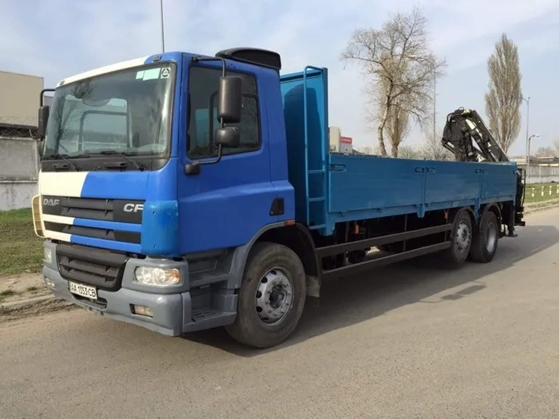 Кран-маніпулятор ATLAS на вантажному шасі DAF