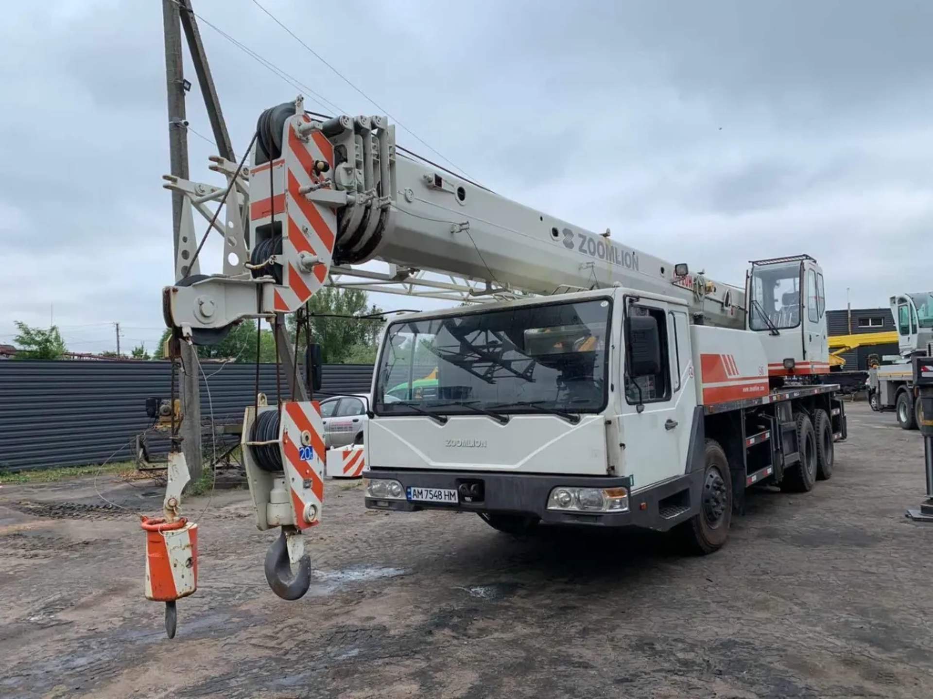 Автокран ZOOMLION QY20H на базі шасі 6×4
