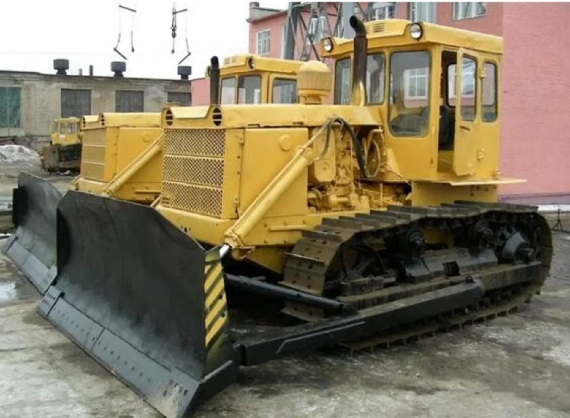 Бульдозер Т-170 | Потужна техніка для складних робіт